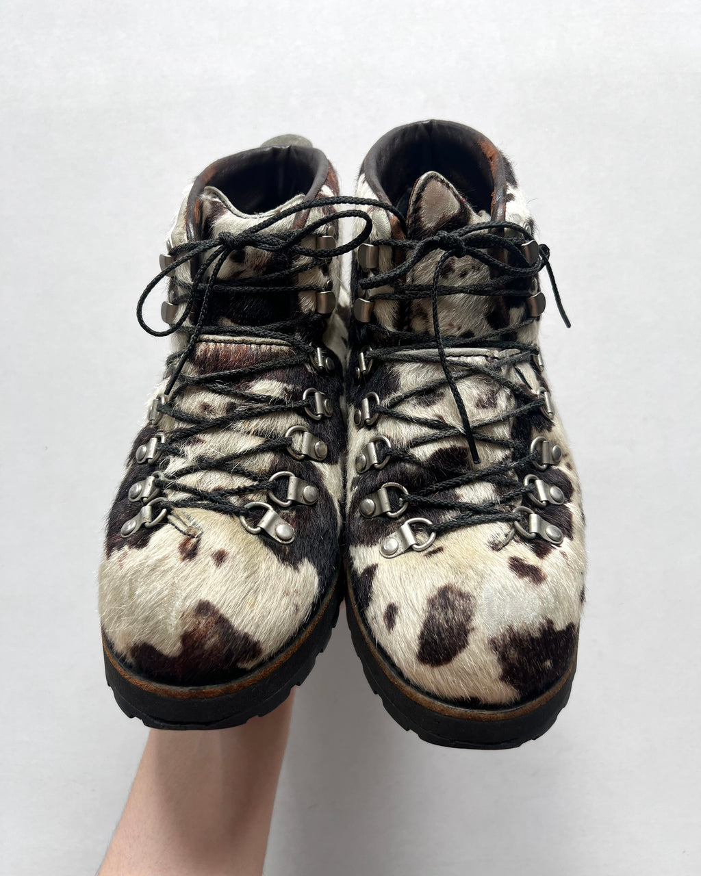 2005 JUNYA WATANABE COMME DES GARÇON CALF FUR HIKING BOOTS (41.5)