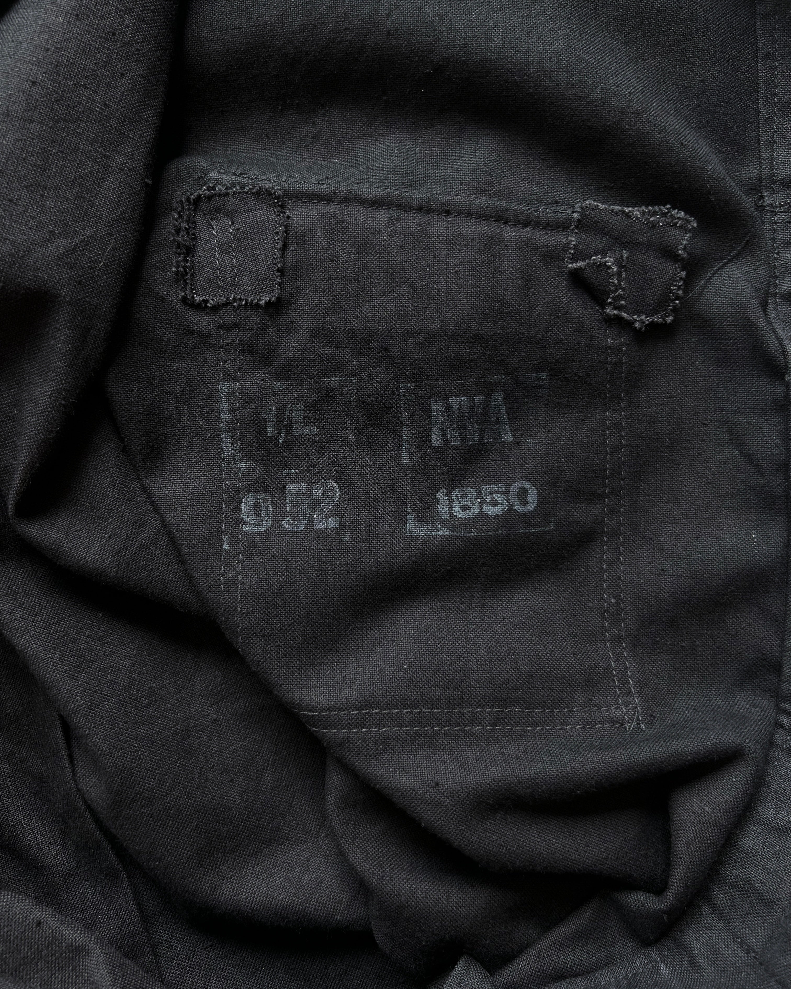1960S BLACK GERMAN SINGLE POCKET MILITARY SHIRT (L)