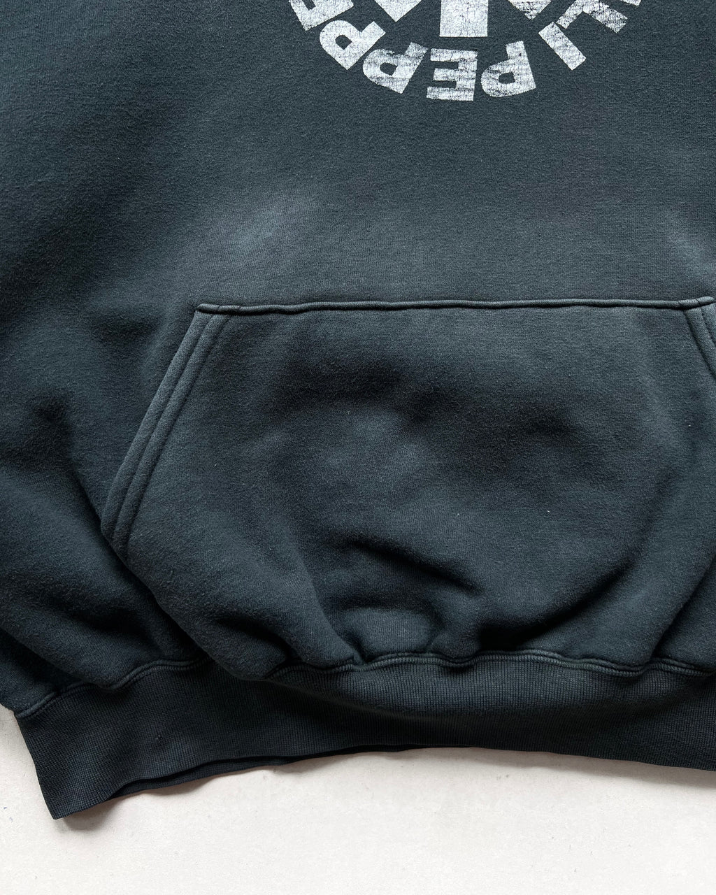 1990S RED HOT CHILLI PEPPERS LOGO HOODIE (L)