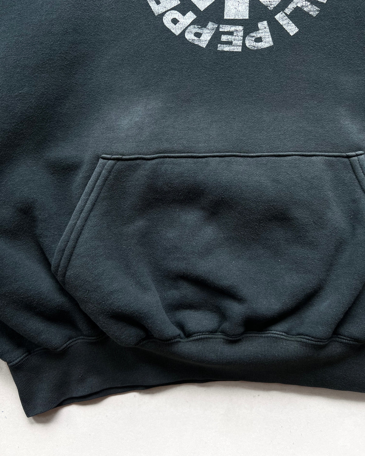 1990S RED HOT CHILLI PEPPERS LOGO HOODIE (L)