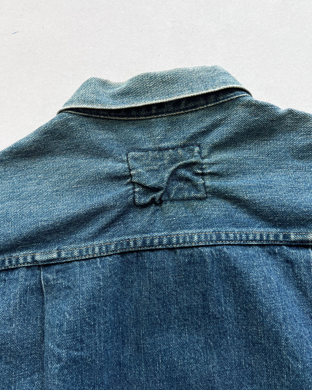 1990S FADED LEVIS TYPE II SELVEDGE DENIM JACKET (M)