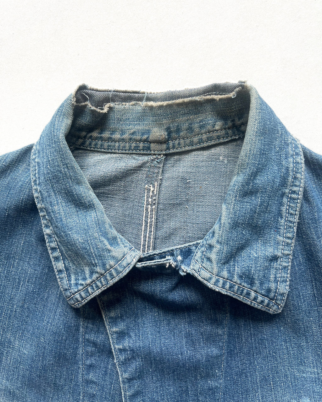 1940S OSHKOSH B'GOSH STENCILLED DENIM CHORE JACKET (L)