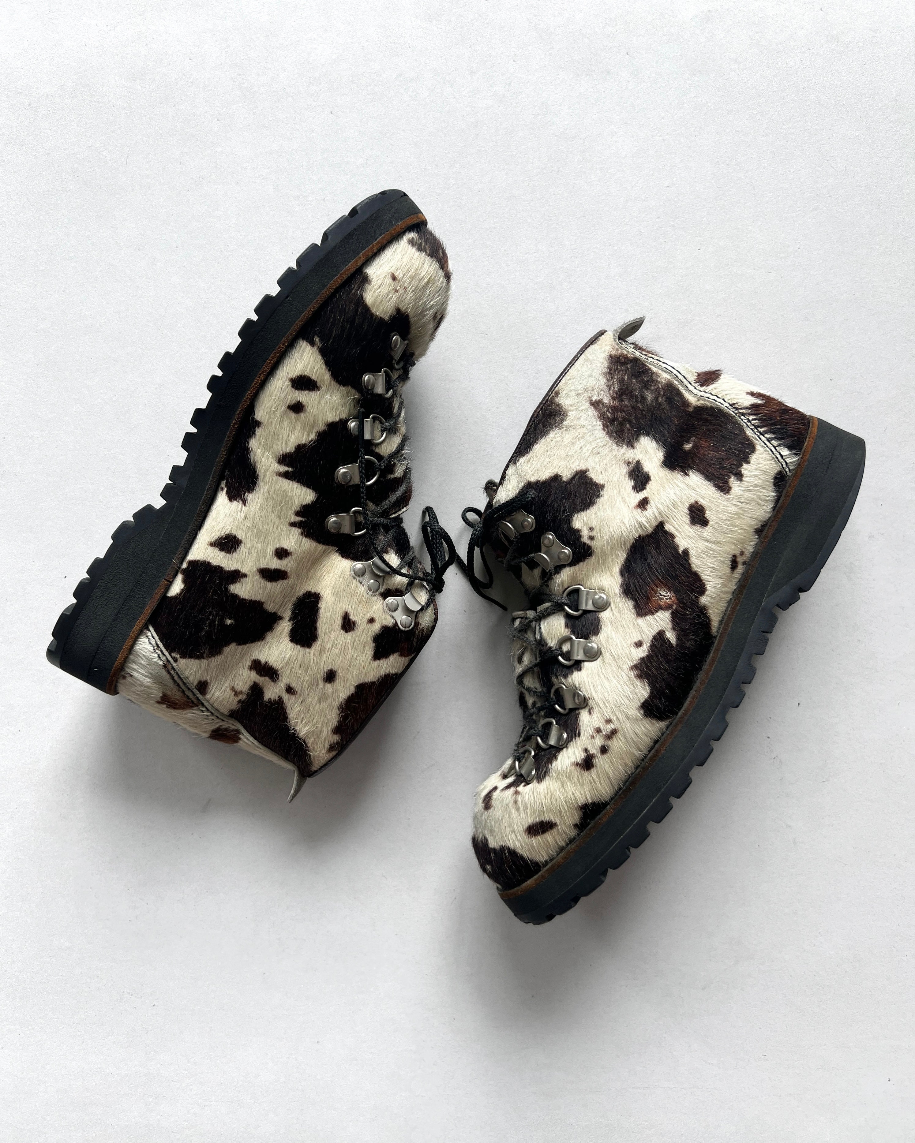 2005 JUNYA WATANABE COMME DES GARÇON CALF FUR HIKING BOOTS (41.5)