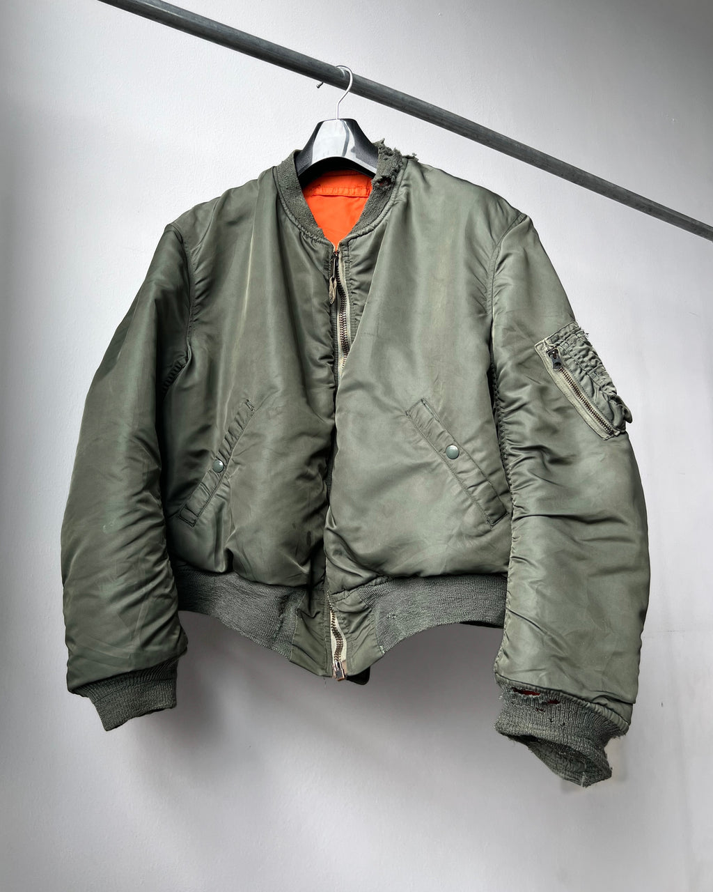 1960S ALPHA INDUSTRIES USAF MA-1 FLIGHT JACKET (XL)