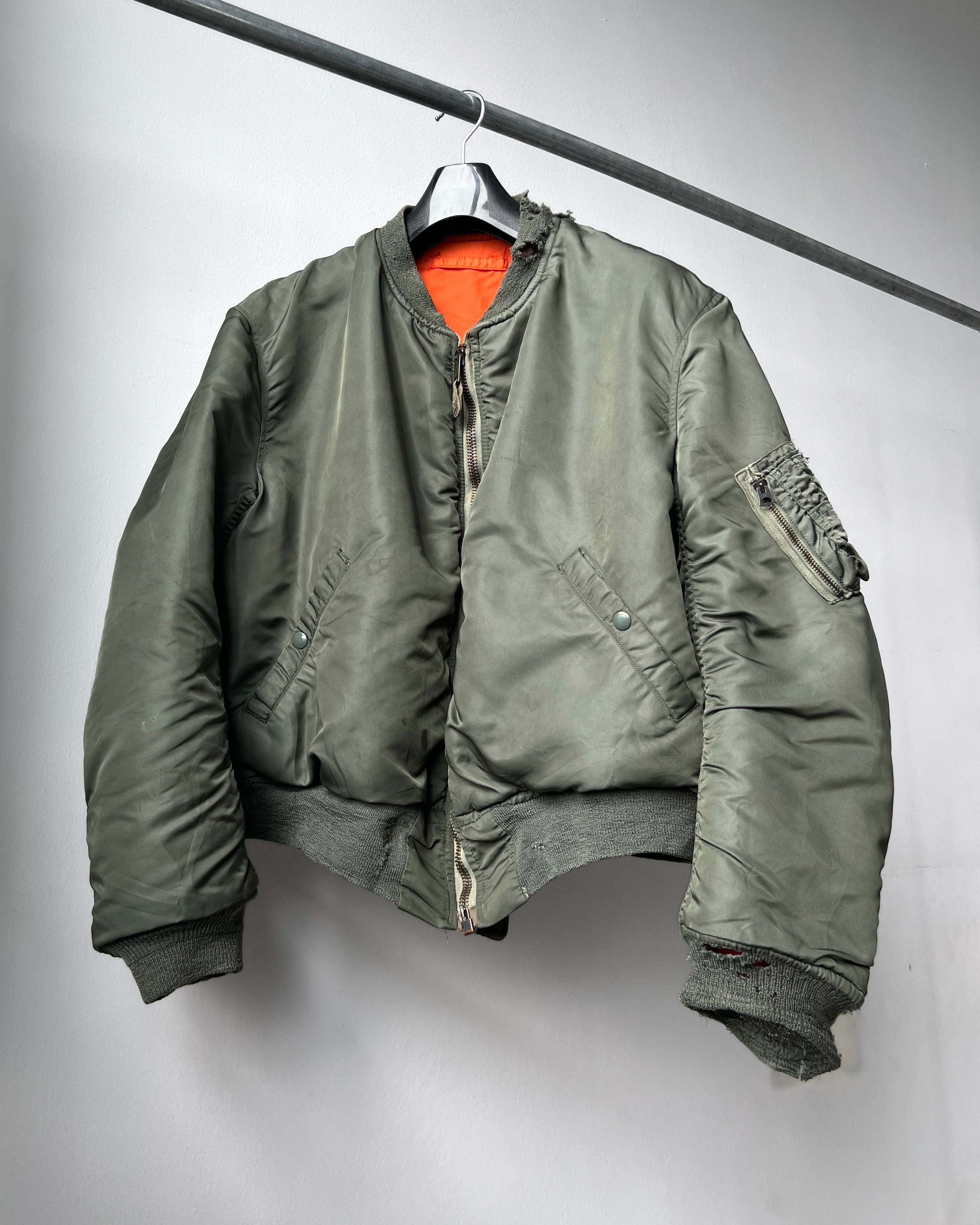 1960S ALPHA INDUSTRIES USAF MA-1 FLIGHT JACKET (XL)