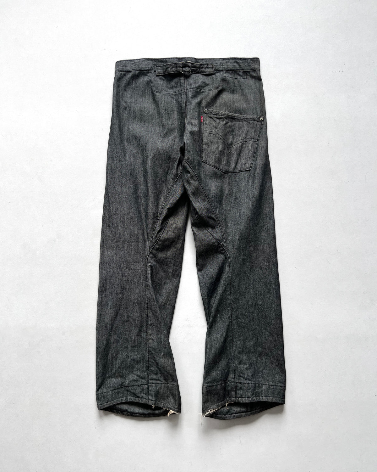 2000S LEVI'S ENGINEERED BUCKLE BACK JEANS (30-33)