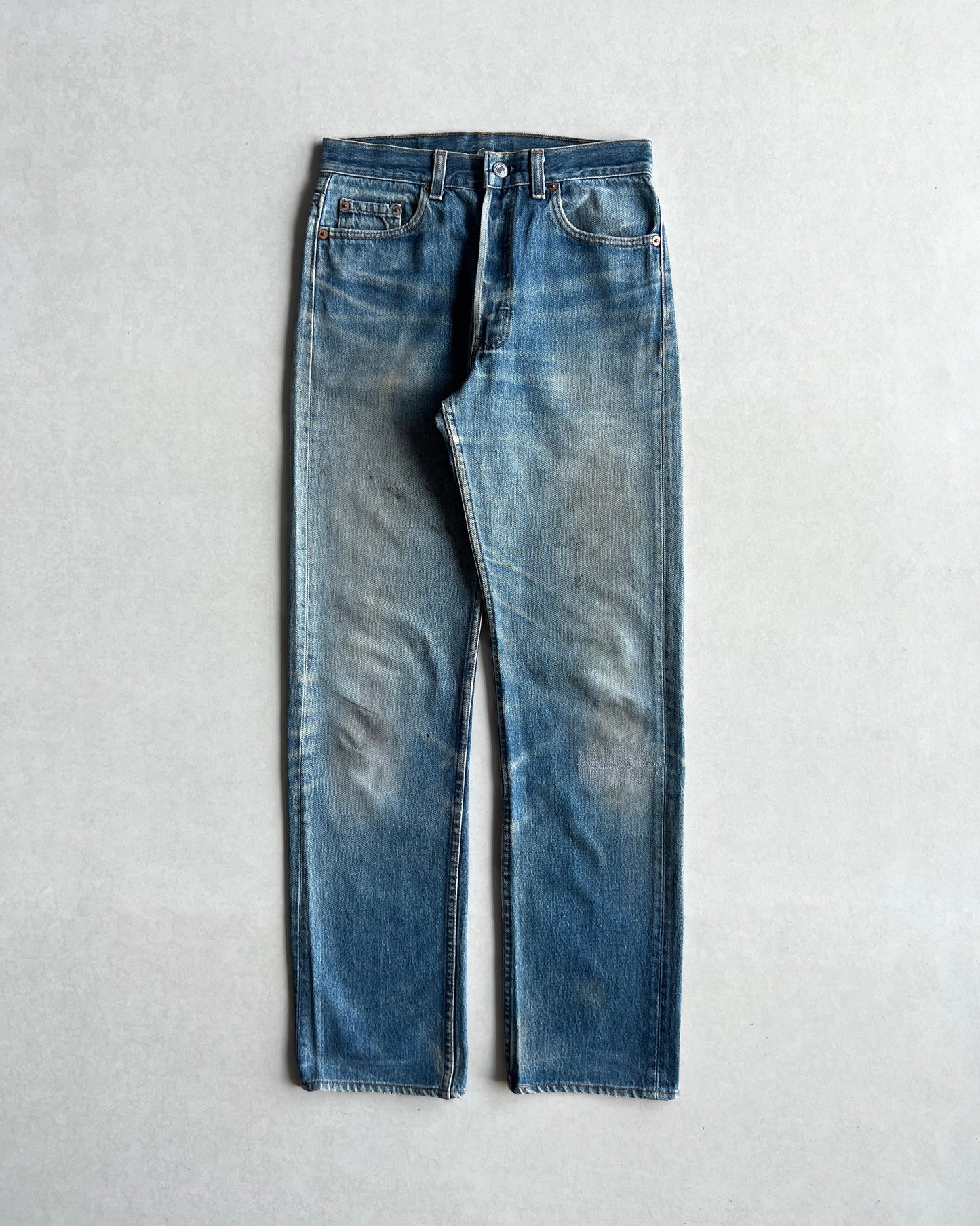 1980S FADED BLUE LEVI'S 501 REPAIRED JEANS (30X36)