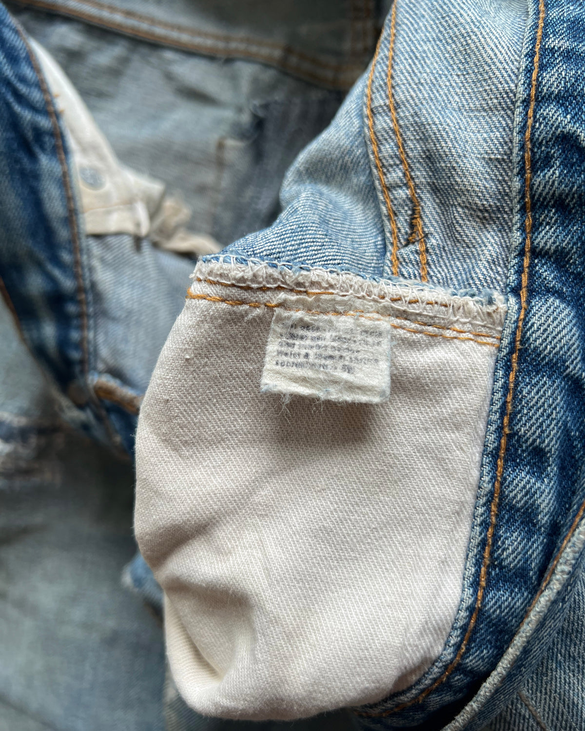 1970S LEVI'S 501 REDLINE SELVEDGE REPAIRED JEANS (33)