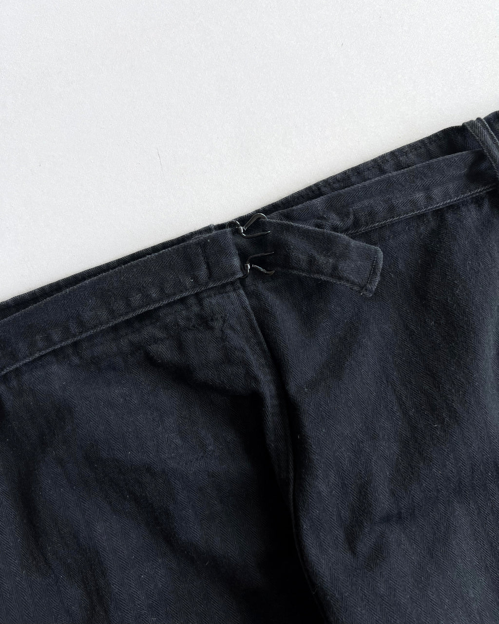 1980S BLACK GERMAN HBT CARPENTER WORK TROUSERS (30-36)