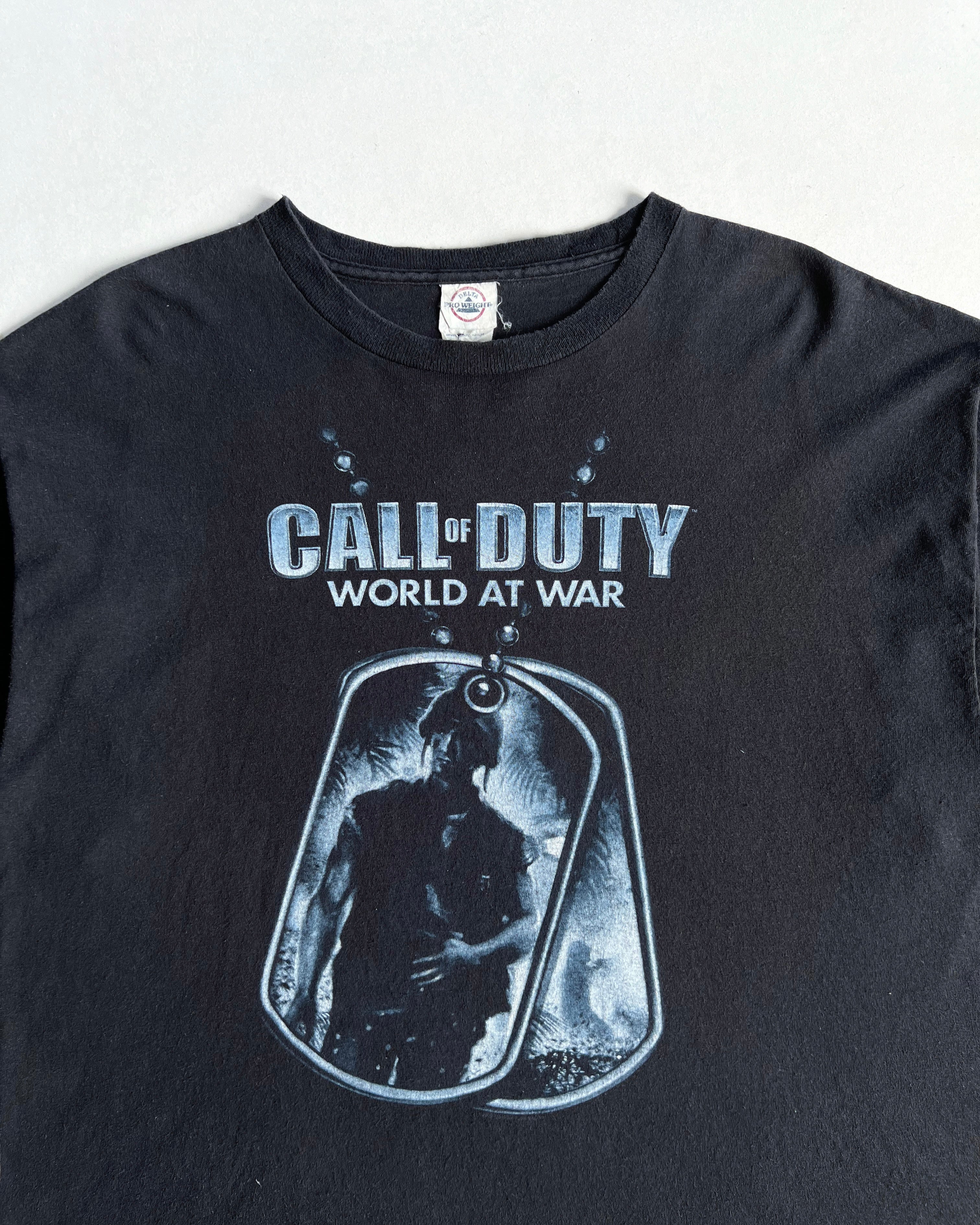2000S CALL OF DUTY 'WORLD AT WAR' TEE (XL)