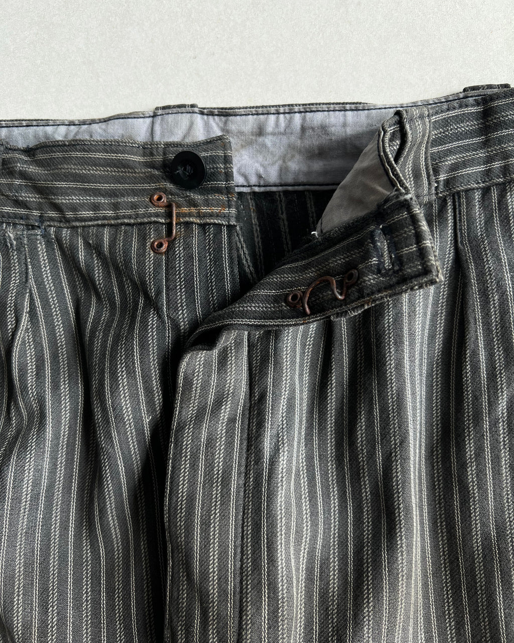 1940S FRENCH SALT & PEPPER WORK PANTS (30-32)