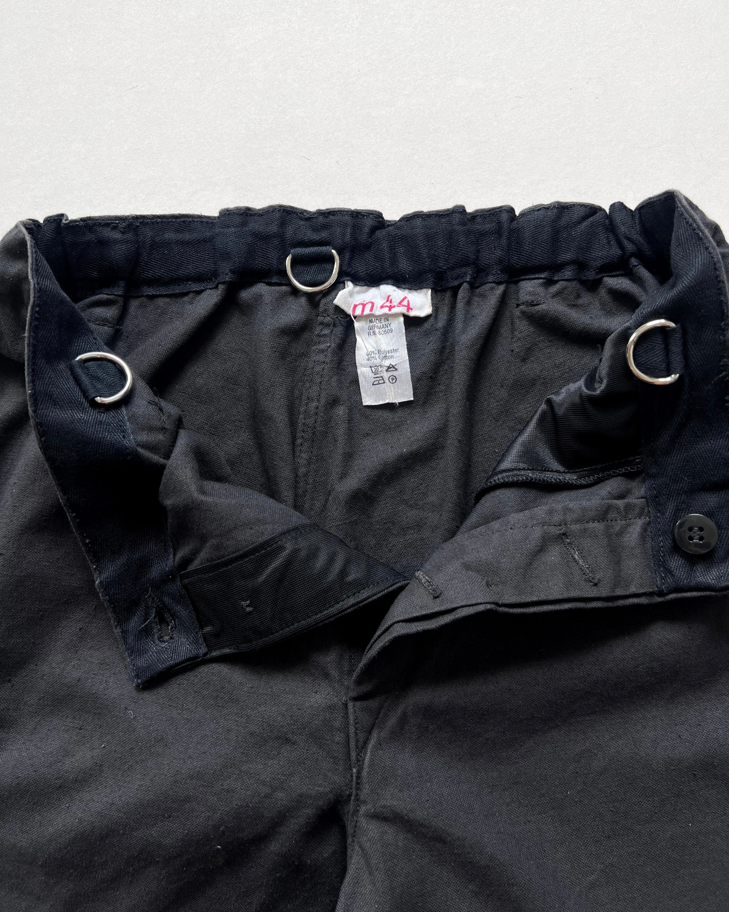 1970S BLACK GERMAN M44 ARMY CARGO SHORTS (26-32)