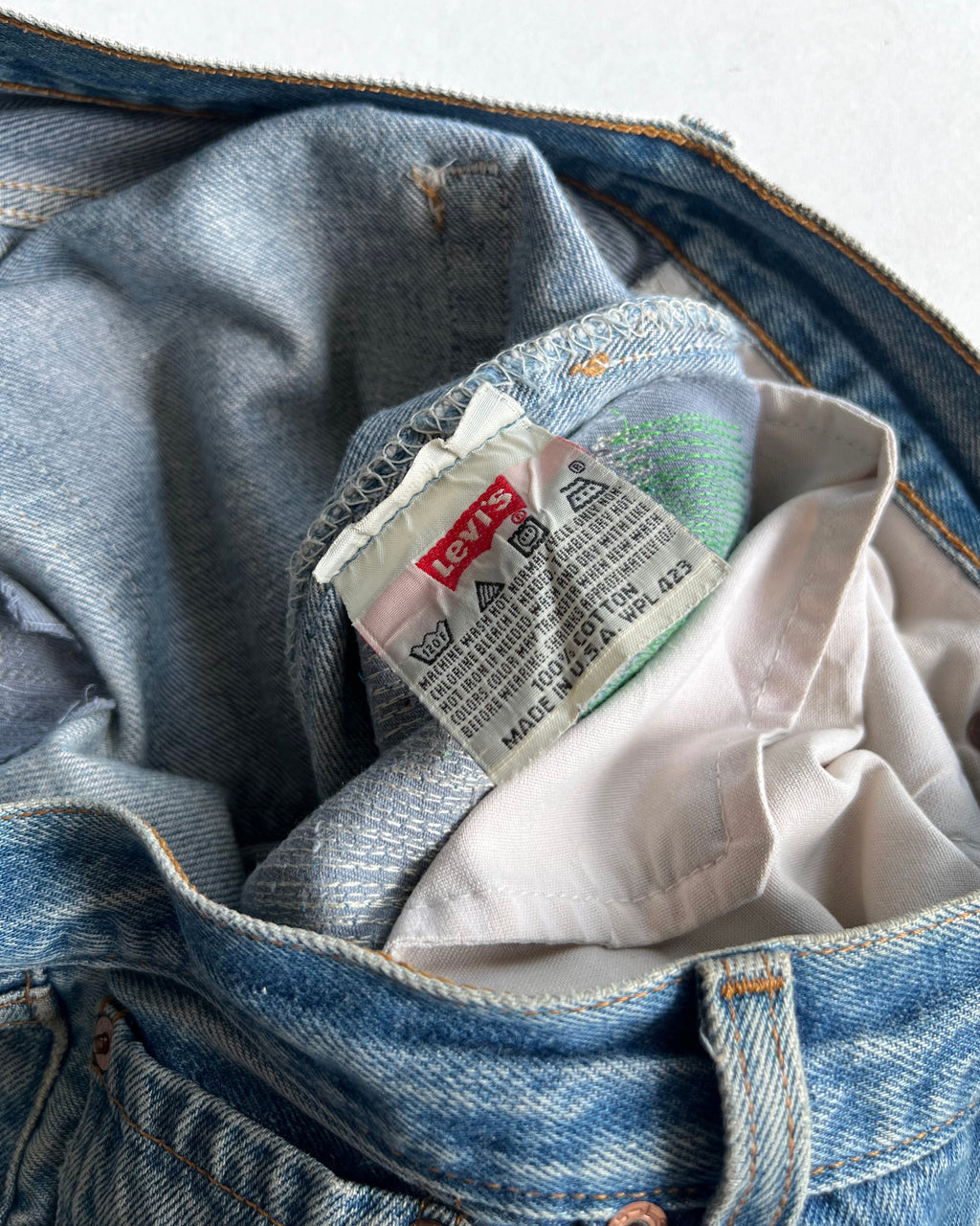 1990S LEVI'S 501 EMBROIDERED JEANS (32)