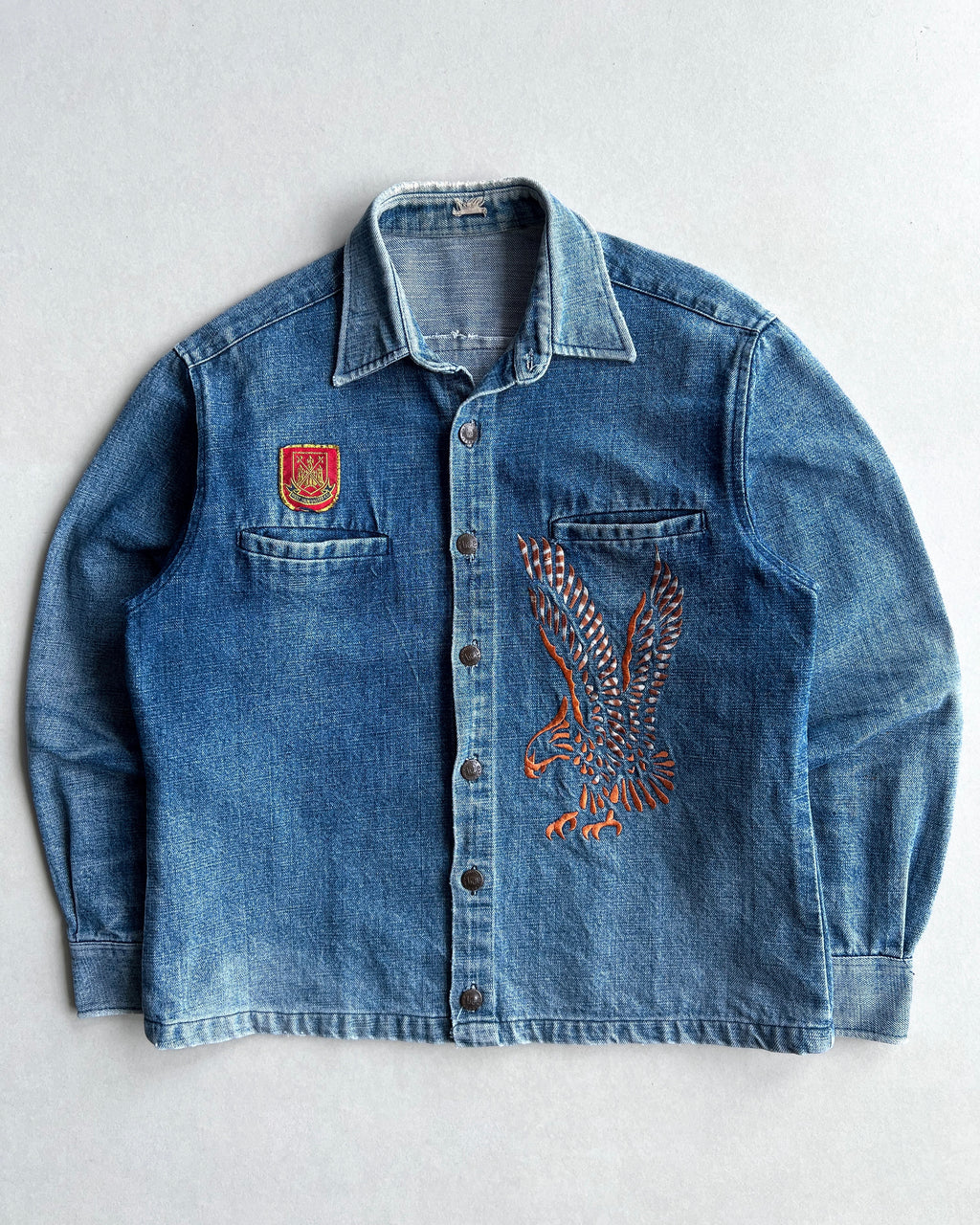 1980S FADED LEE EMBROIDERED DENIM SHIRT (M)