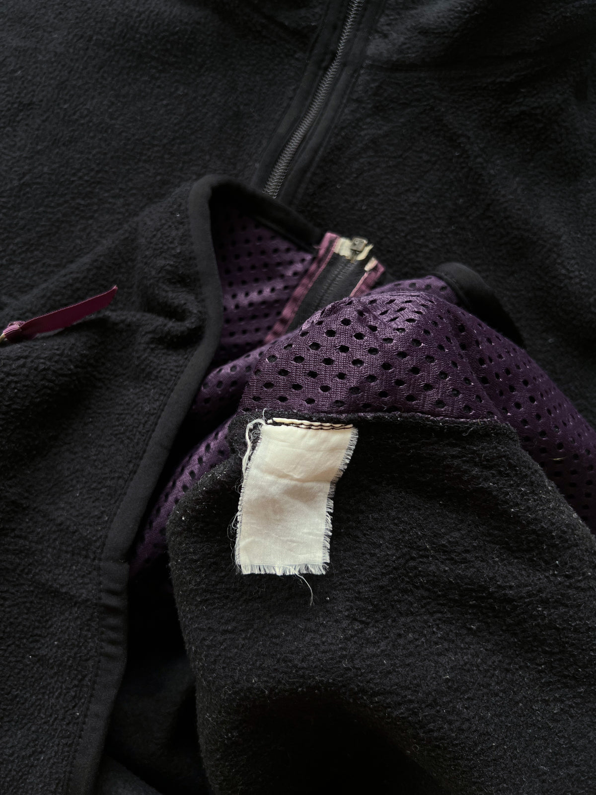 1990S PATAGONIA BLACK SYNCHILLA FLEECE VEST (L)