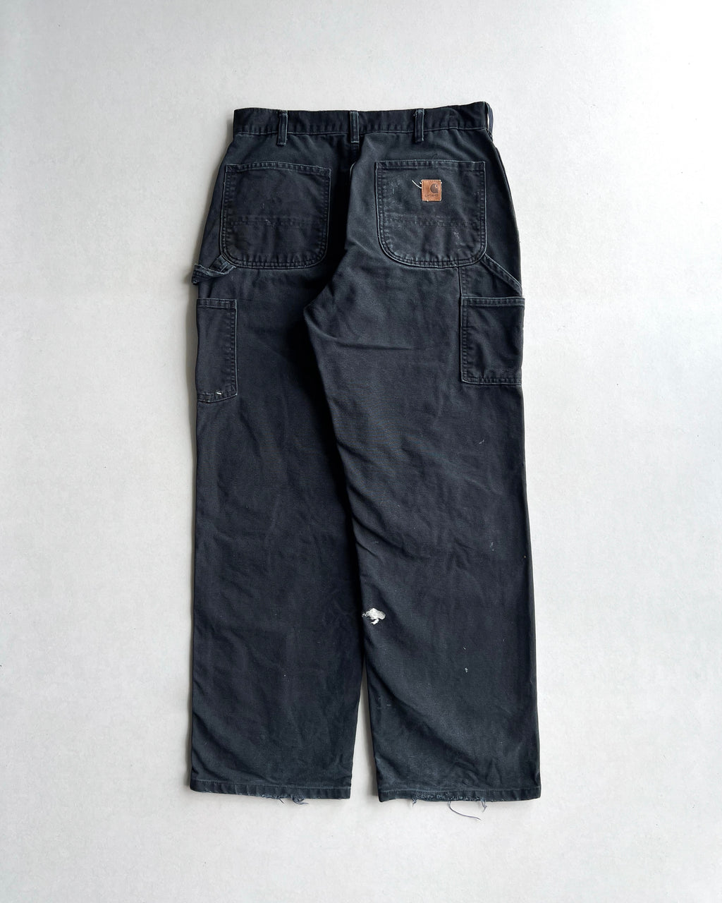 BLACK CARHARTT CARPENTER REPAIRED WORK PANTS (31X31)
