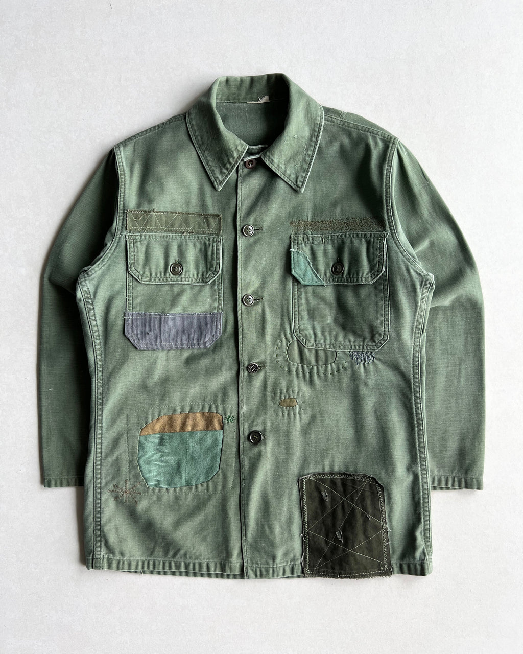 1960S US ARMY OG-107 P63 REPAIRED FATIGUE SHIRT (M)