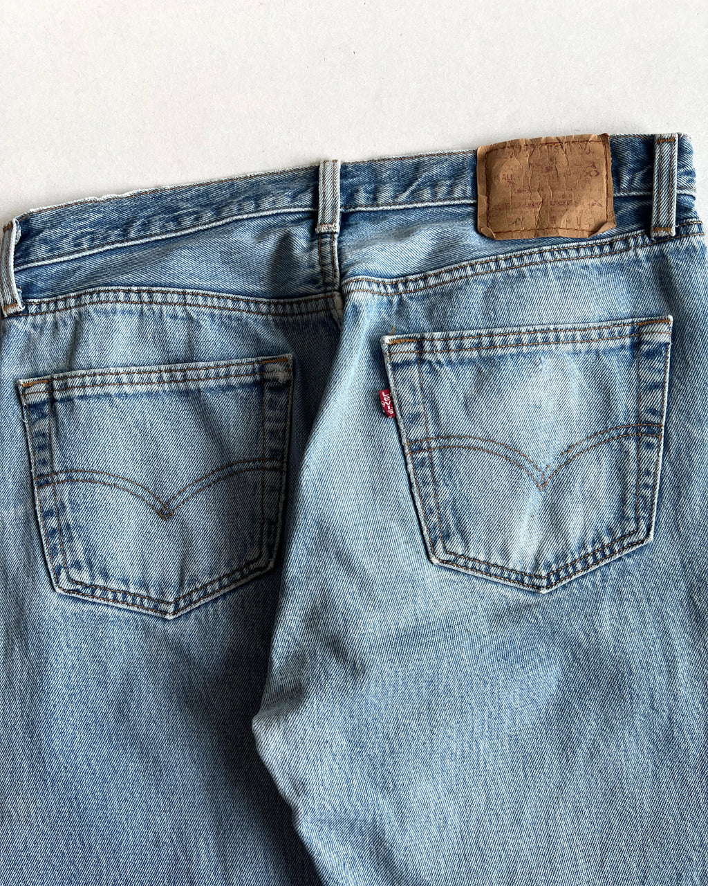 1990S FADED LEVI'S 501 DISTRESSED JEANS (34)