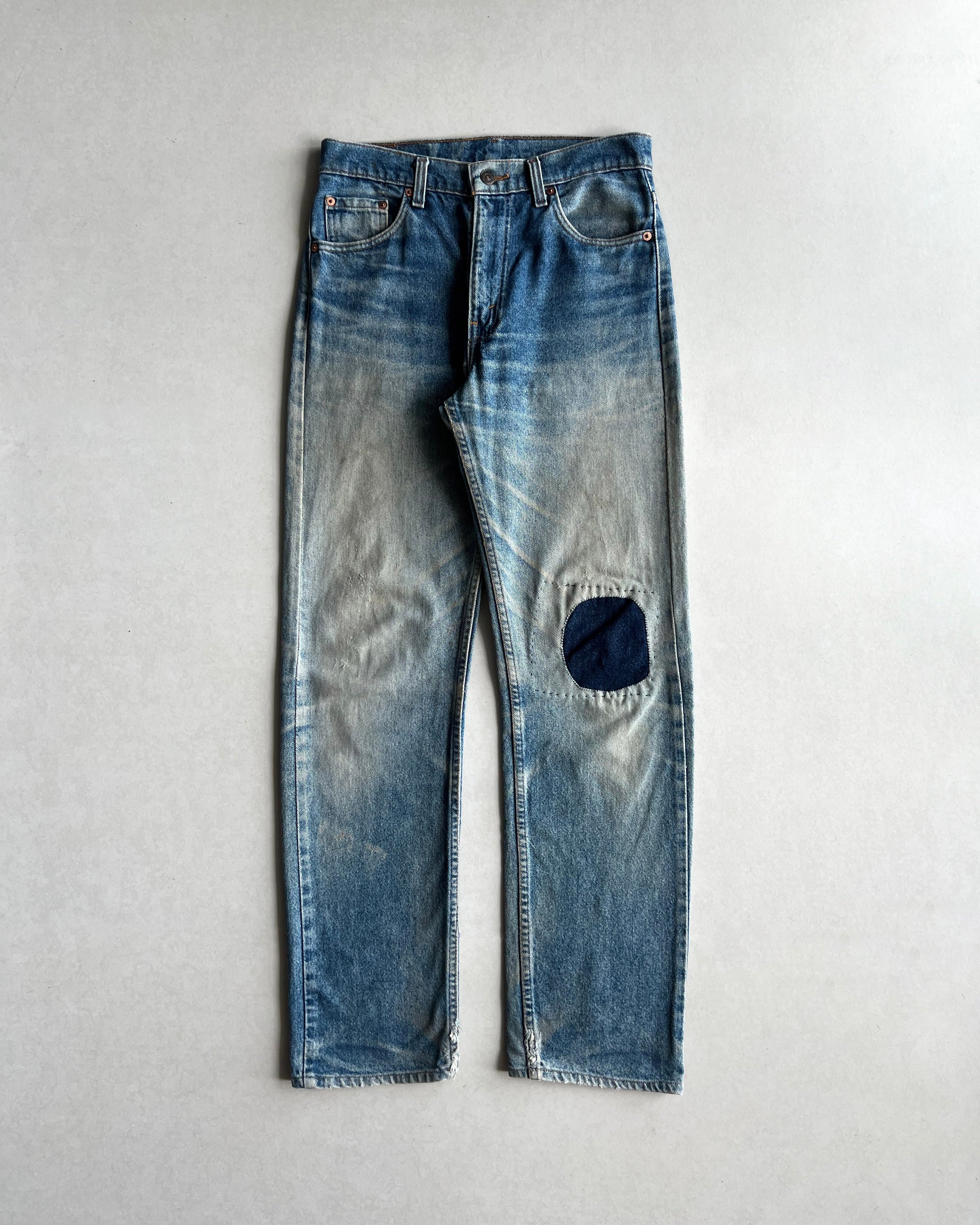 1990S FADED BLUE LEVI'S 505 REPAIRED JEANS (30X36)