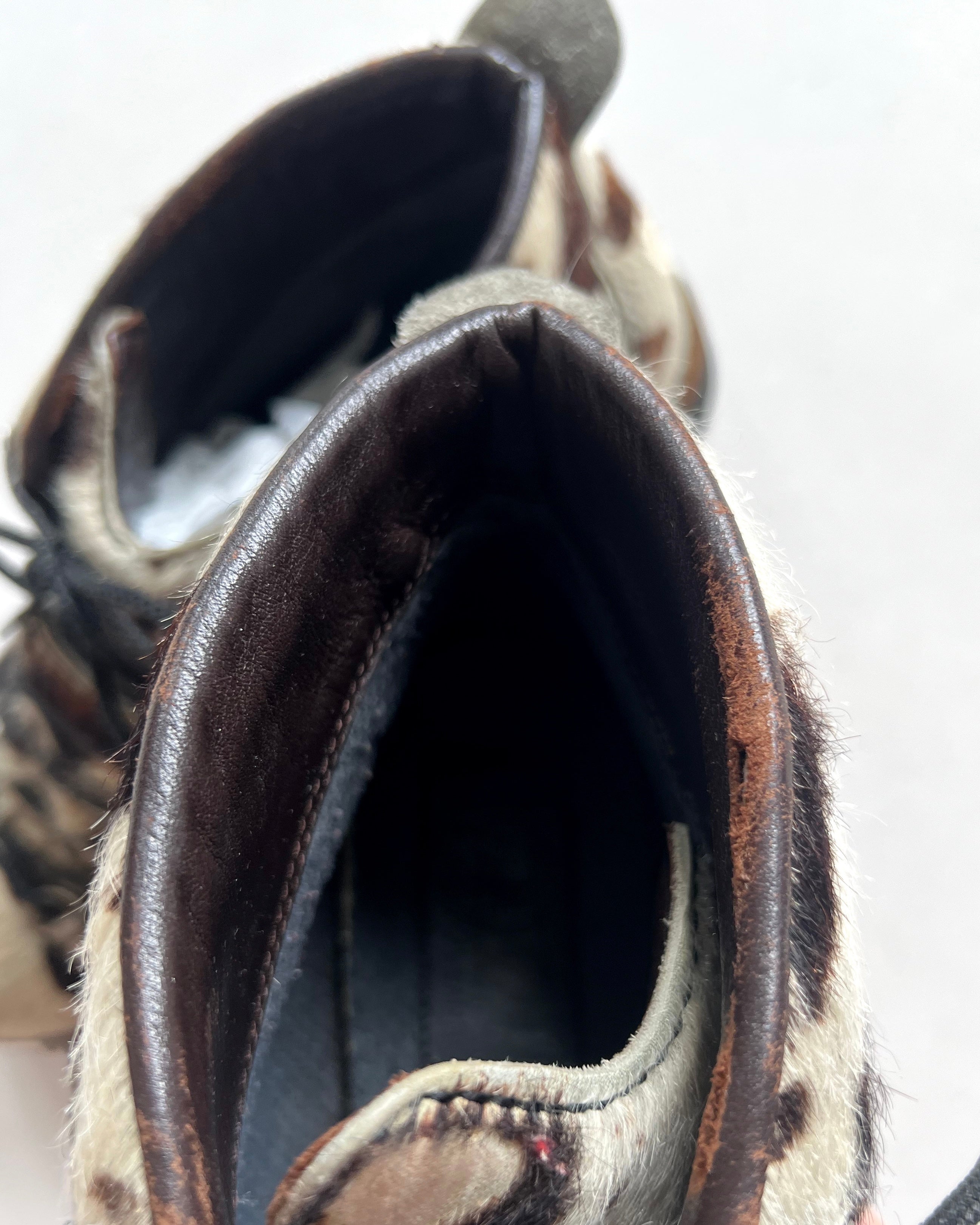 2005 JUNYA WATANABE COMME DES GARÇON CALF FUR HIKING BOOTS (41.5)