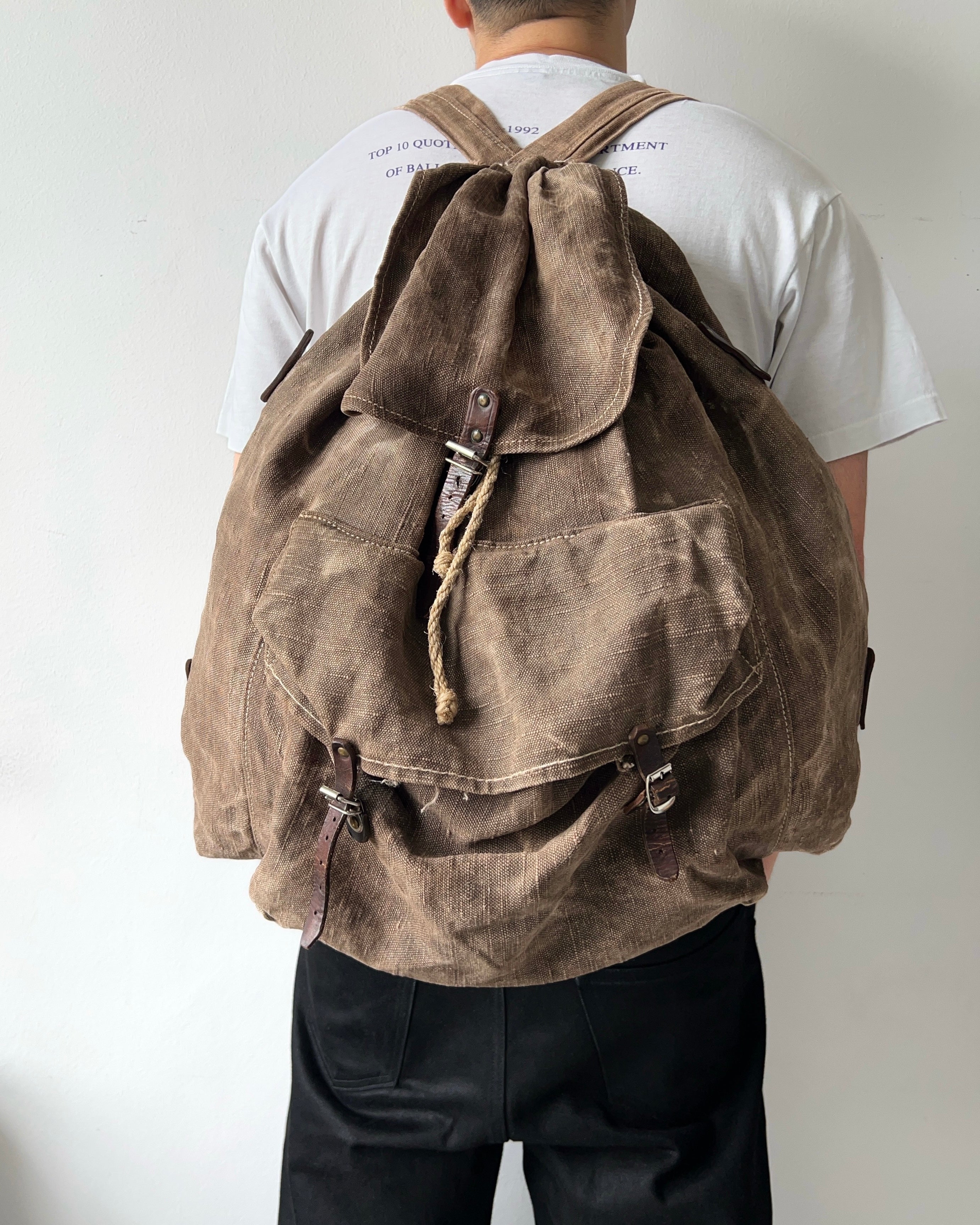 1960S EUROPE CANVAS RUCKSACK (OS)