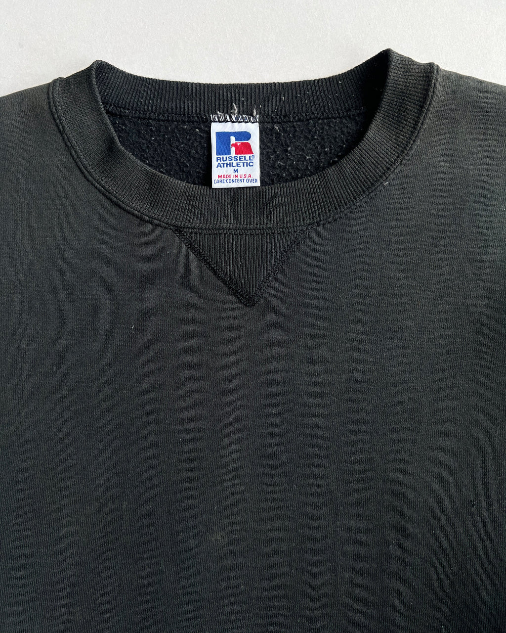 1990S RUSSELL BLACK BLANK SWEATSHIRT (M)