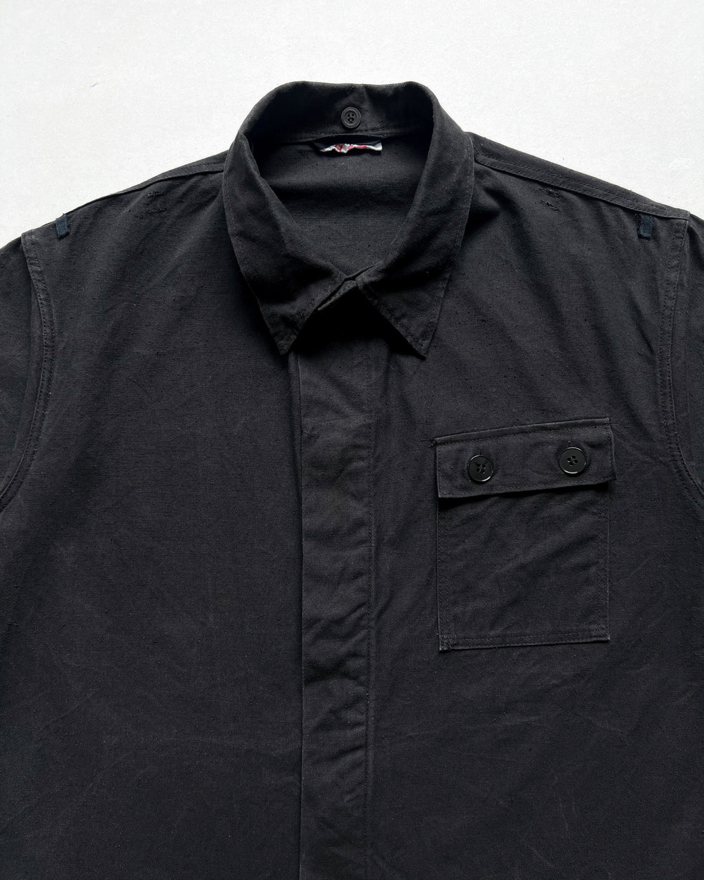 1960S BLACK GERMAN SINGLE POCKET MILITARY SHIRT (L)