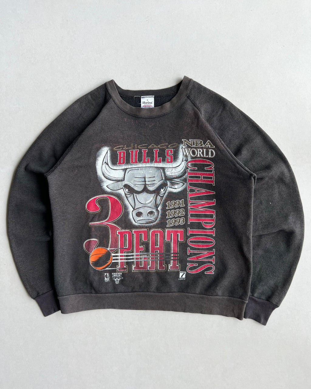 1990S CHICAGO BULL '3PEAT CHAMPIONS' RAGLAN SWEATSHIRT (M)