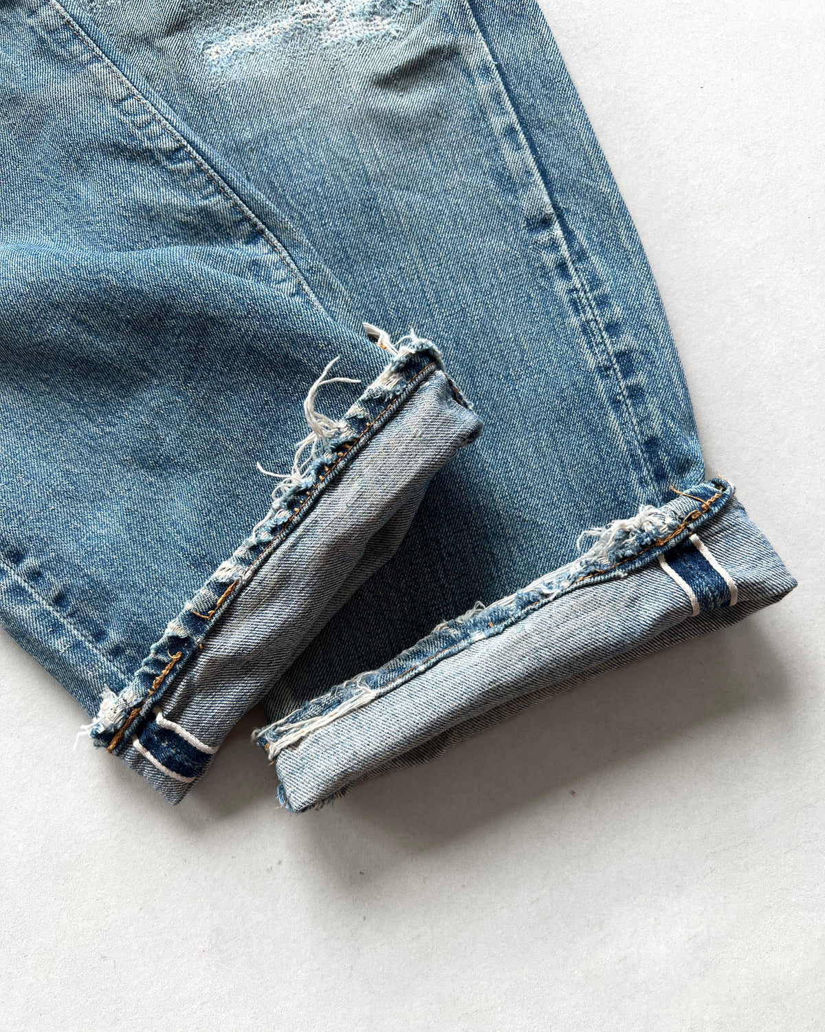 1970S LEVI'S 501 REDLINE SELVEDGE REPAIRED JEANS (33)