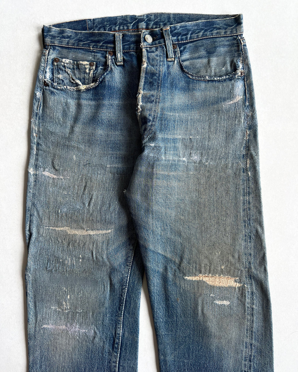 1960S FADED BIG E LEVI'S 501 REPAIRED JEANS (32)