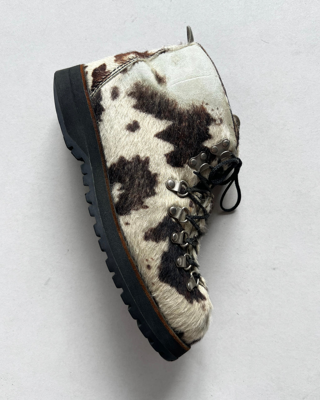 2005 JUNYA WATANABE COMME DES GARÇON CALF FUR HIKING BOOTS (41.5)