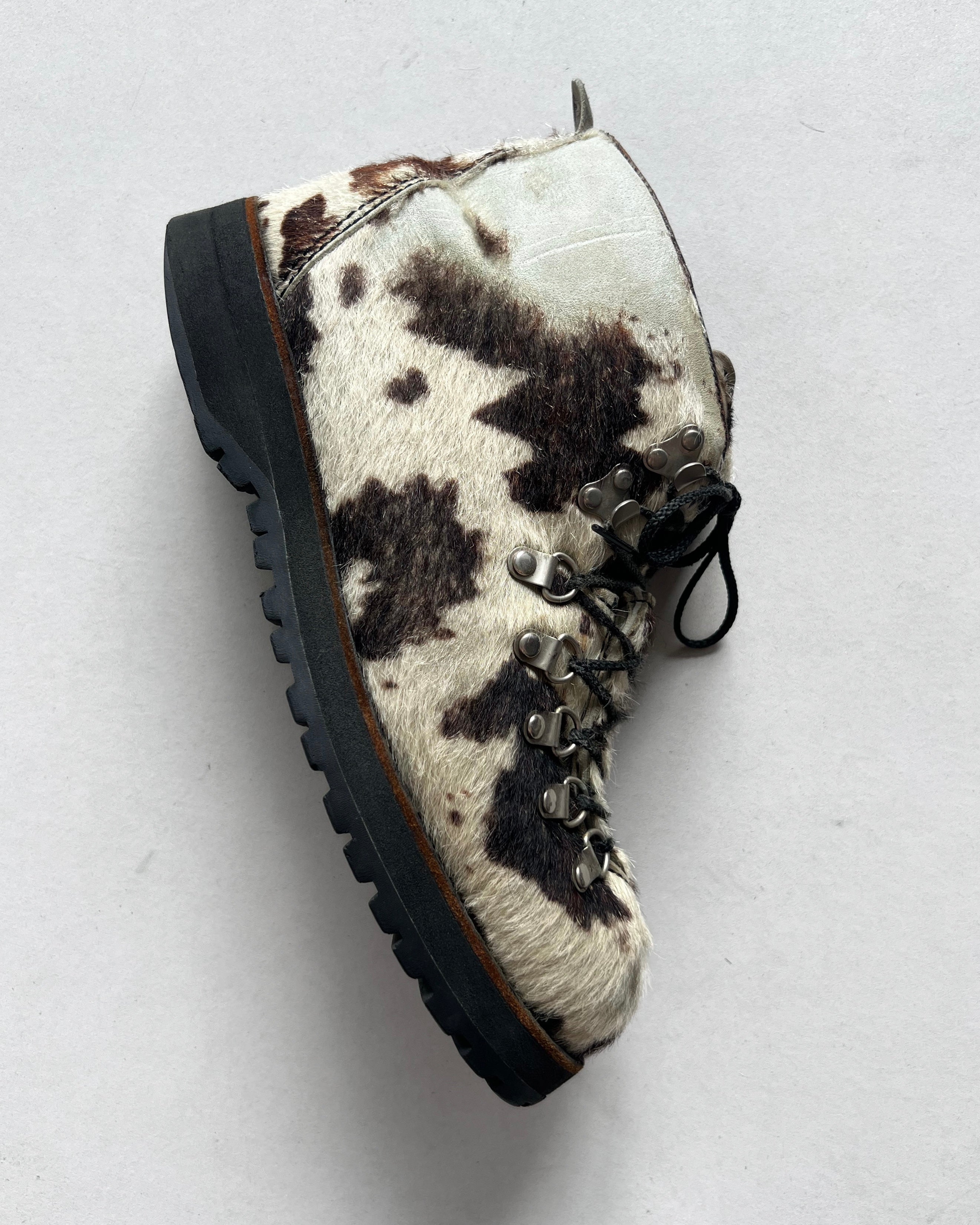2005 JUNYA WATANABE COMME DES GARÇON CALF FUR HIKING BOOTS (41.5)