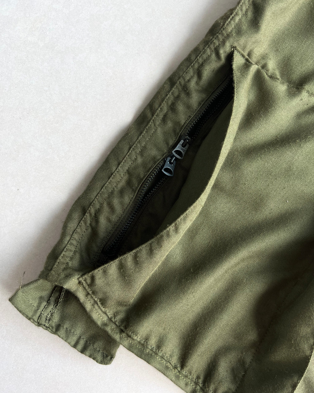 1980S OLIVE USAF MULTIPOCKETS CARGO SHORT (26-31)