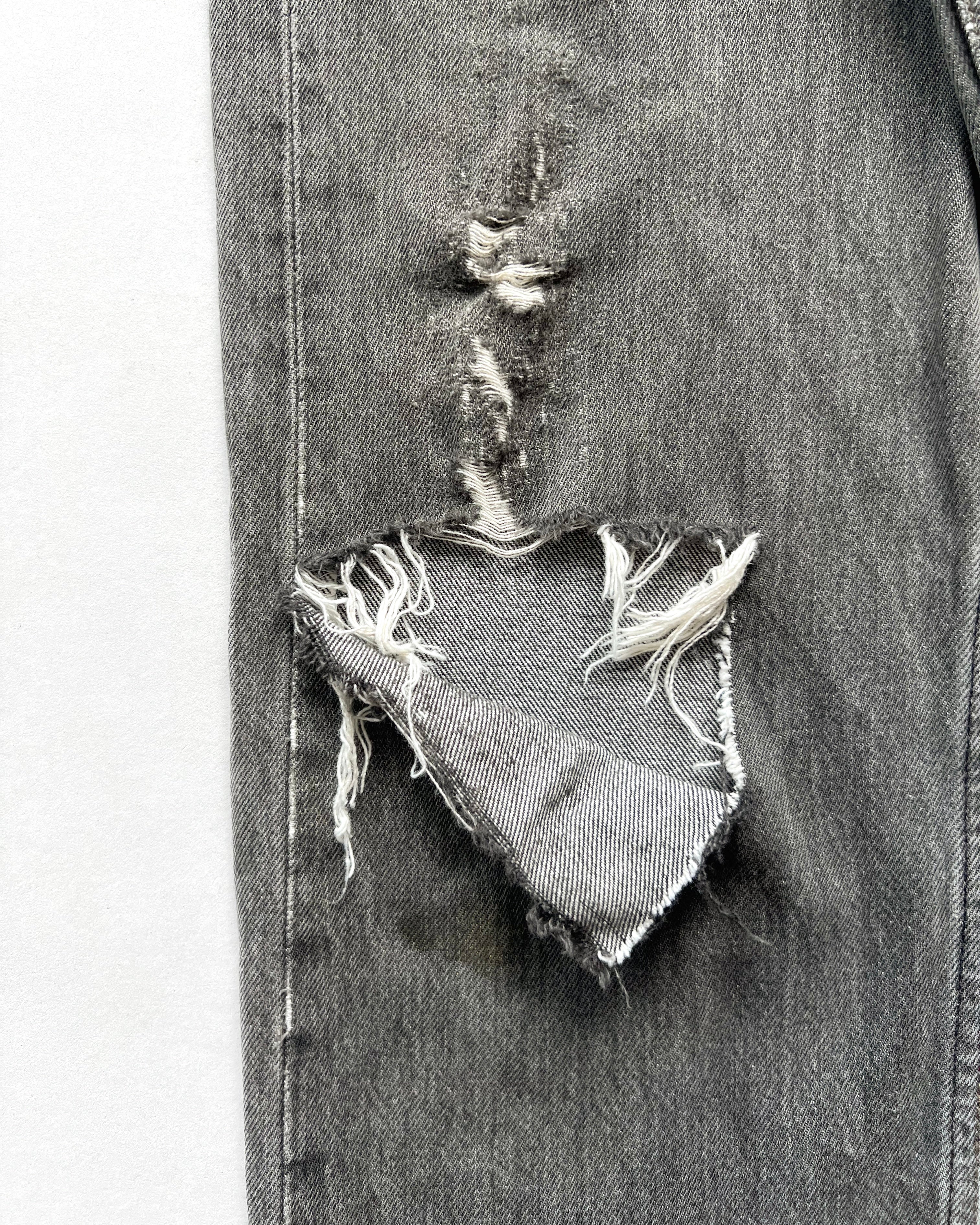 1990S FADED LEVI'S 501 DISTRESSED JEANS (32)