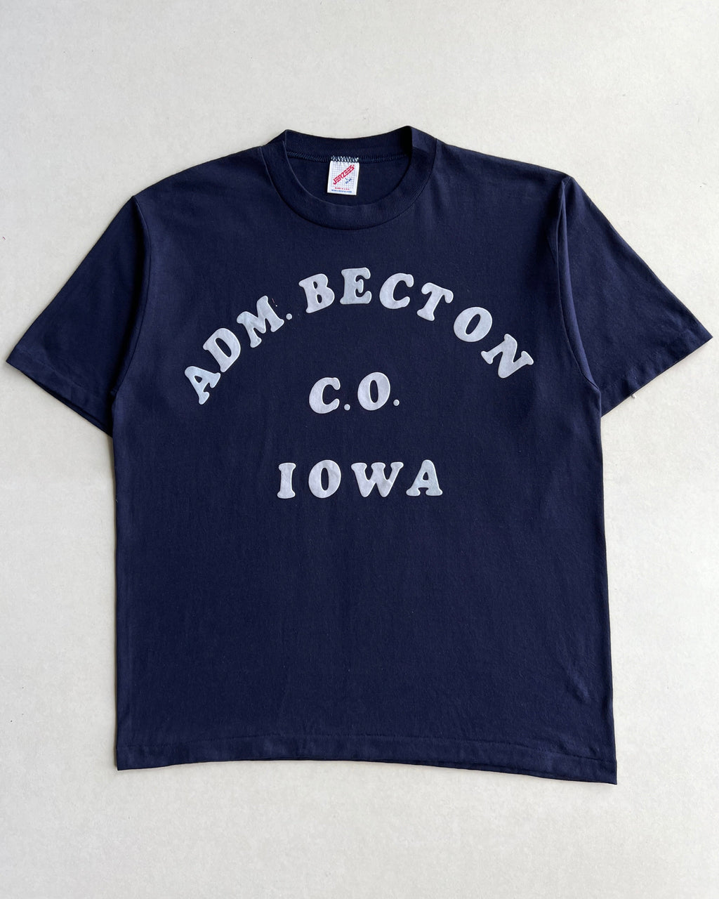 1980S 'ADM.BECTON C.O.' SINGLE STITCH TEE (L)