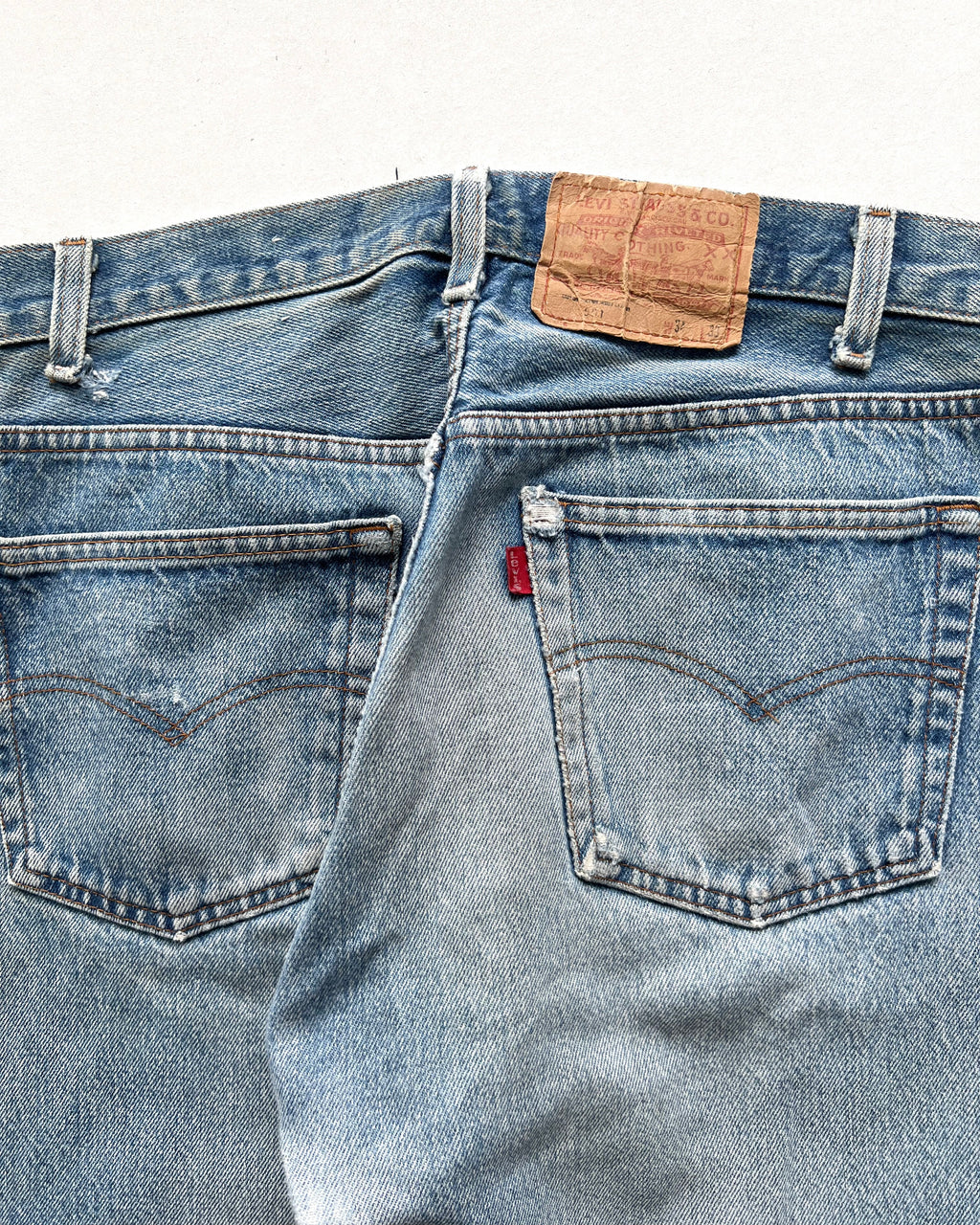 1980S FADED LEVI'S 501 DISTRESSED JEANS (32)