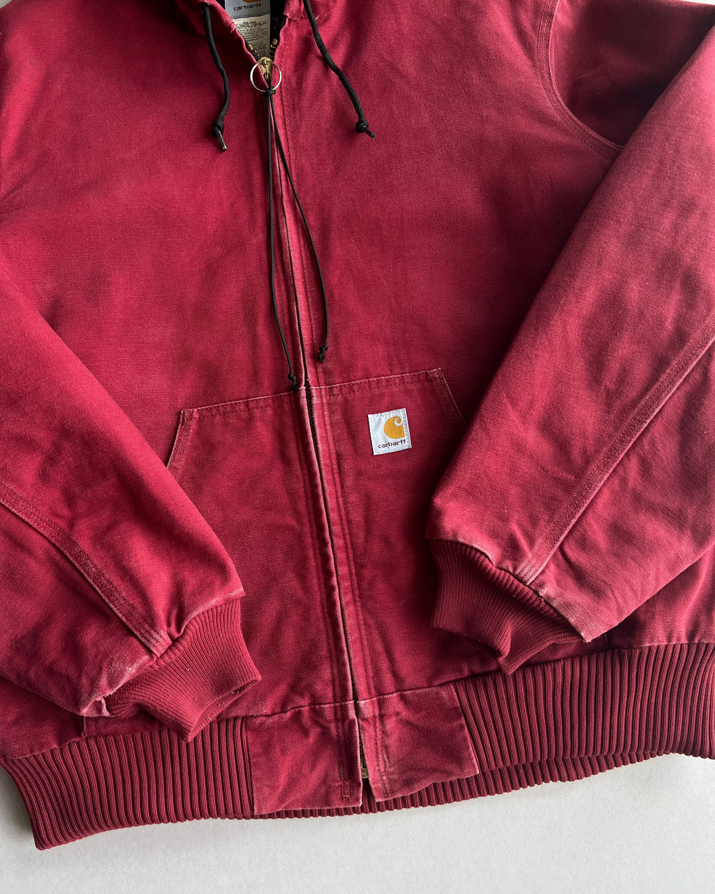 FADED RED CARHARTT HOODED WORK JACKET (M)