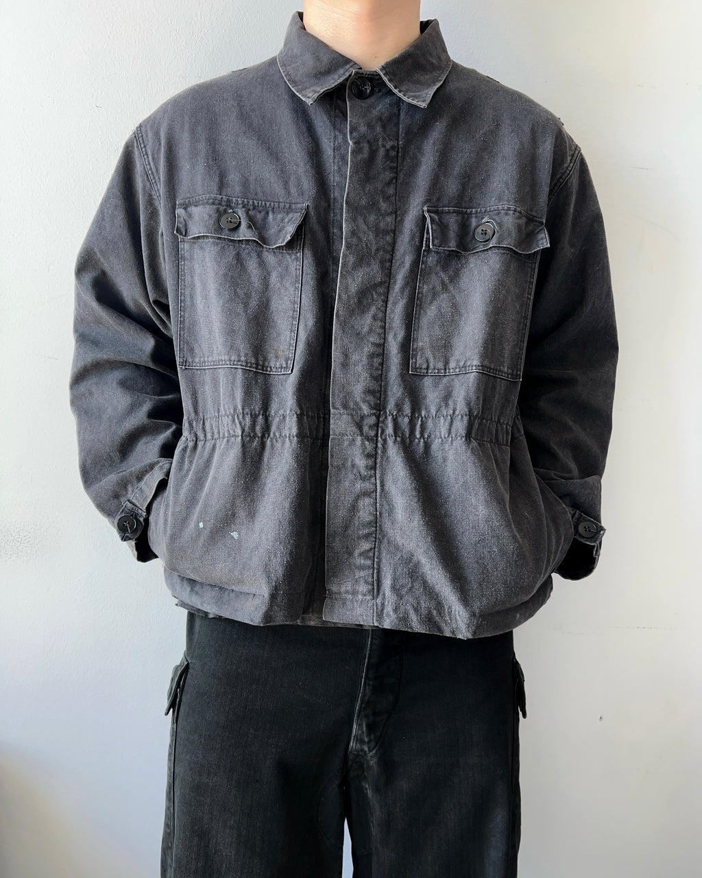 1960S FADED BLACK GERMAN CUSTOM MILITARY JACKET (L)