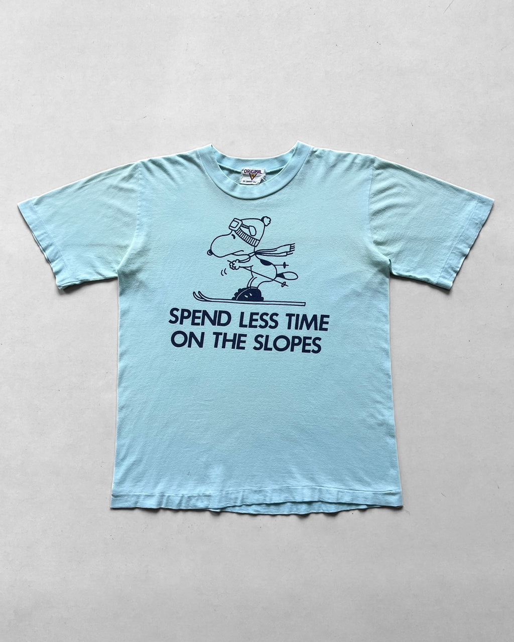 1970S SNOOPY 'SPEND LESS TIME ON THE SLOPES' TEE (M)