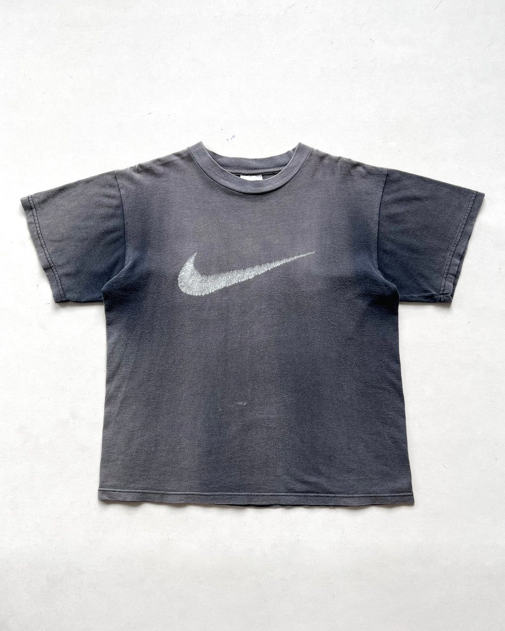 1990S SUN FADED NIKE LOGO TEE (M)