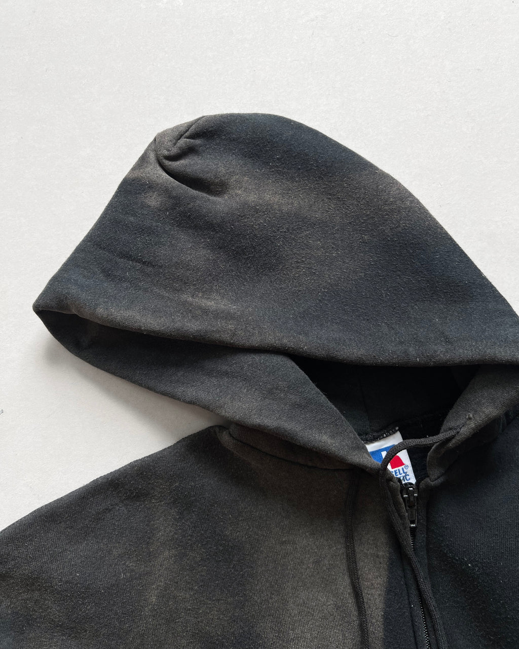 1990S FADED BLACK RUSSELL ZIP-UP HOODIE (L)
