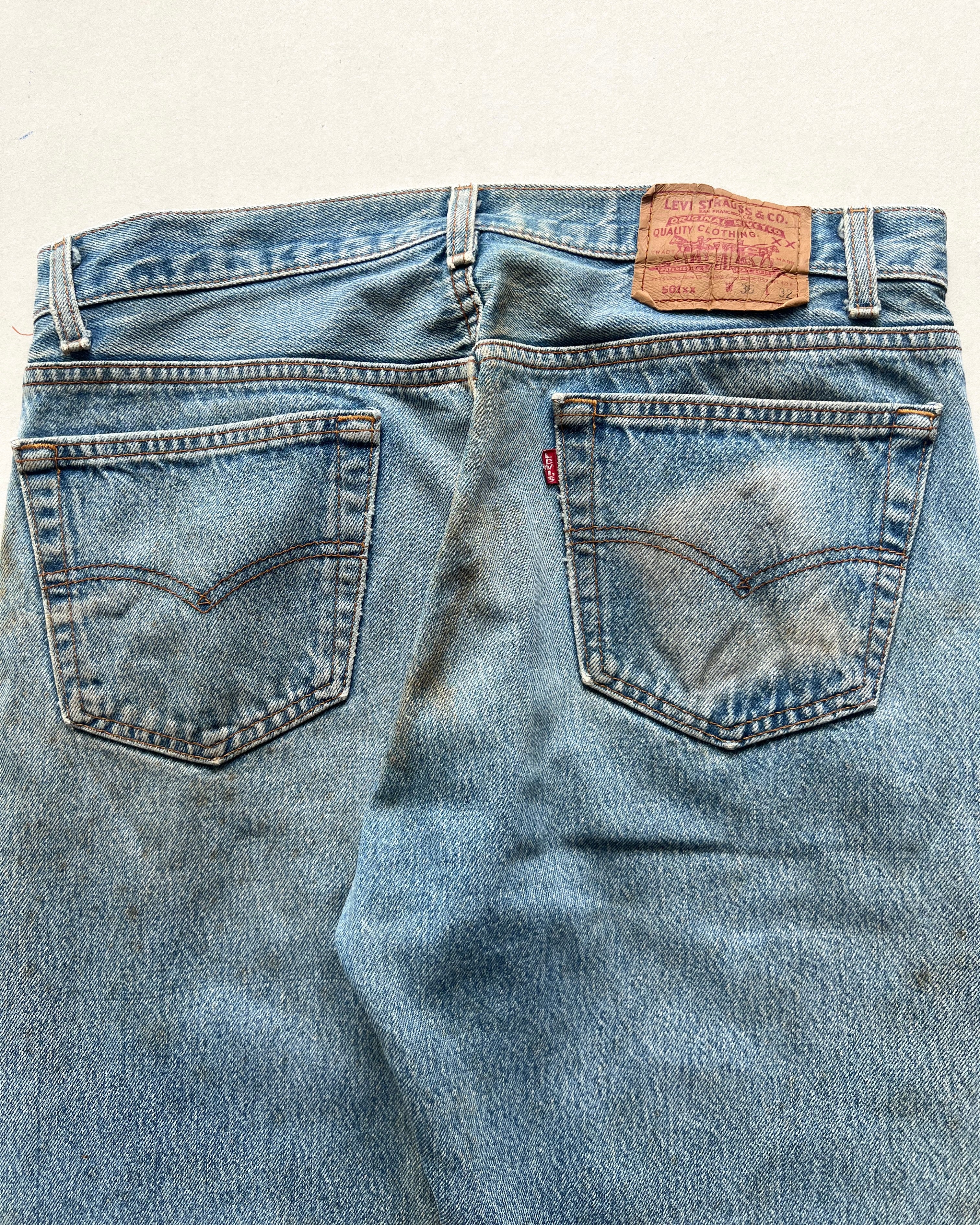 1990S DISTRESSED LEVI'S 501 JEANS (33)
