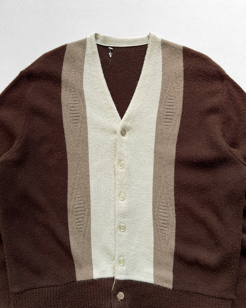 1960S BROWN THREE-TONE ACRYLIC CARDIGAN (L)
