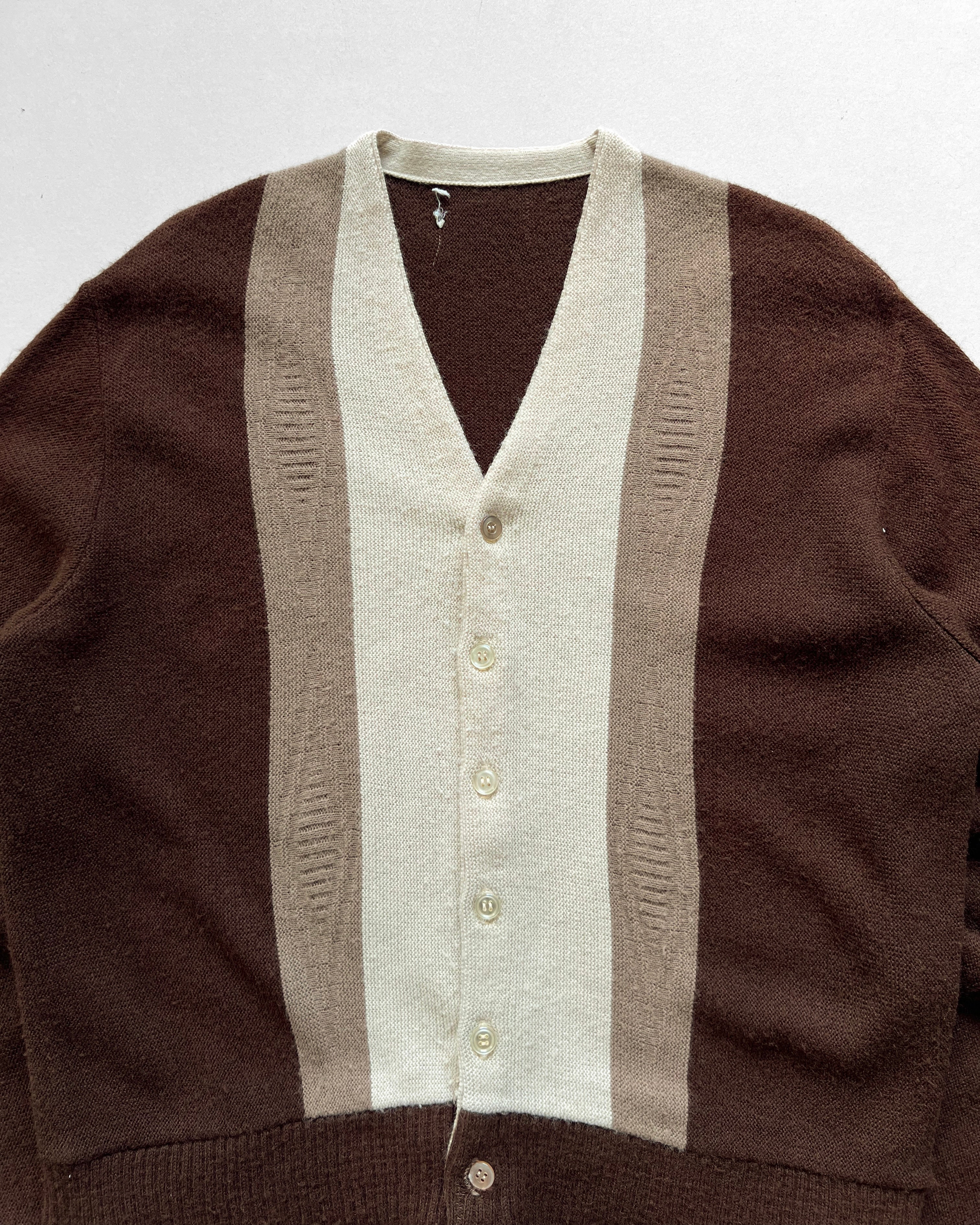 1960S BROWN THREE-TONE ACRYLIC CARDIGAN (L)