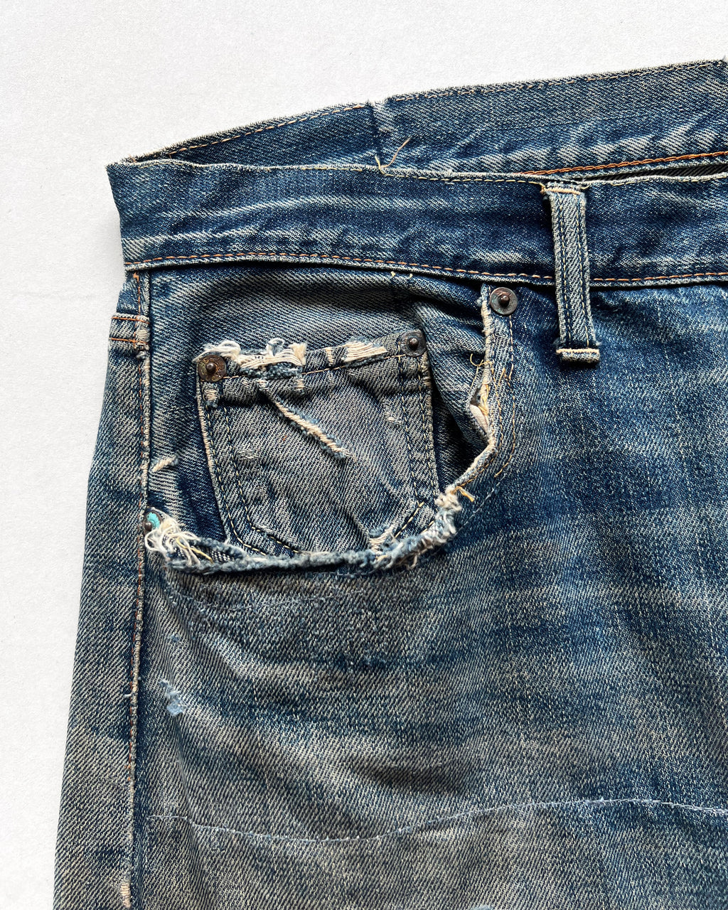1960S LEVI'S 501 BIG E SELVEDGE REPAIRED JEANS (35)