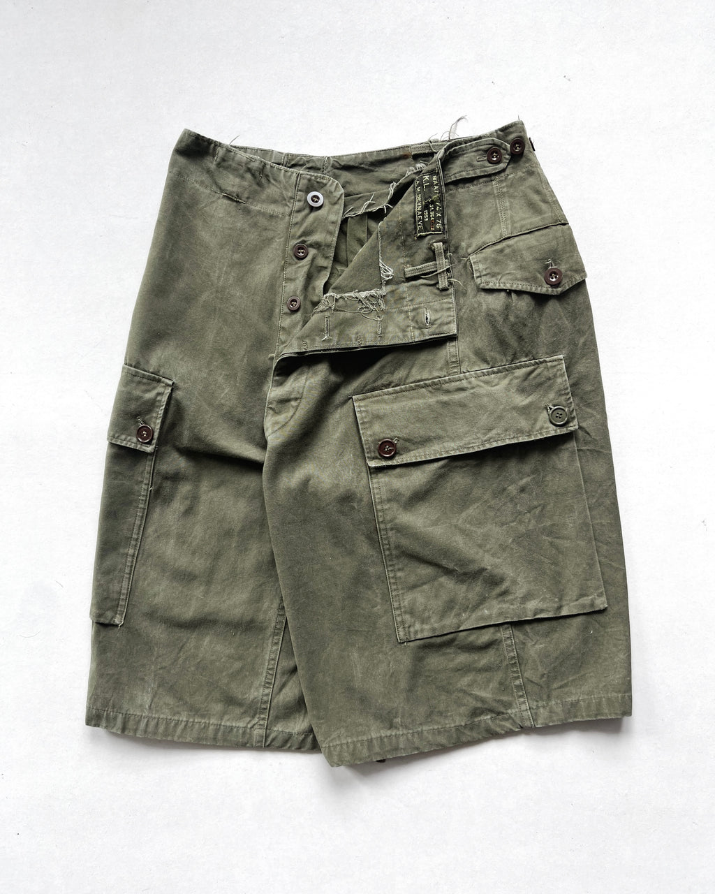 1950S DUTCH ARMY CARGO SHORTS (26-32)