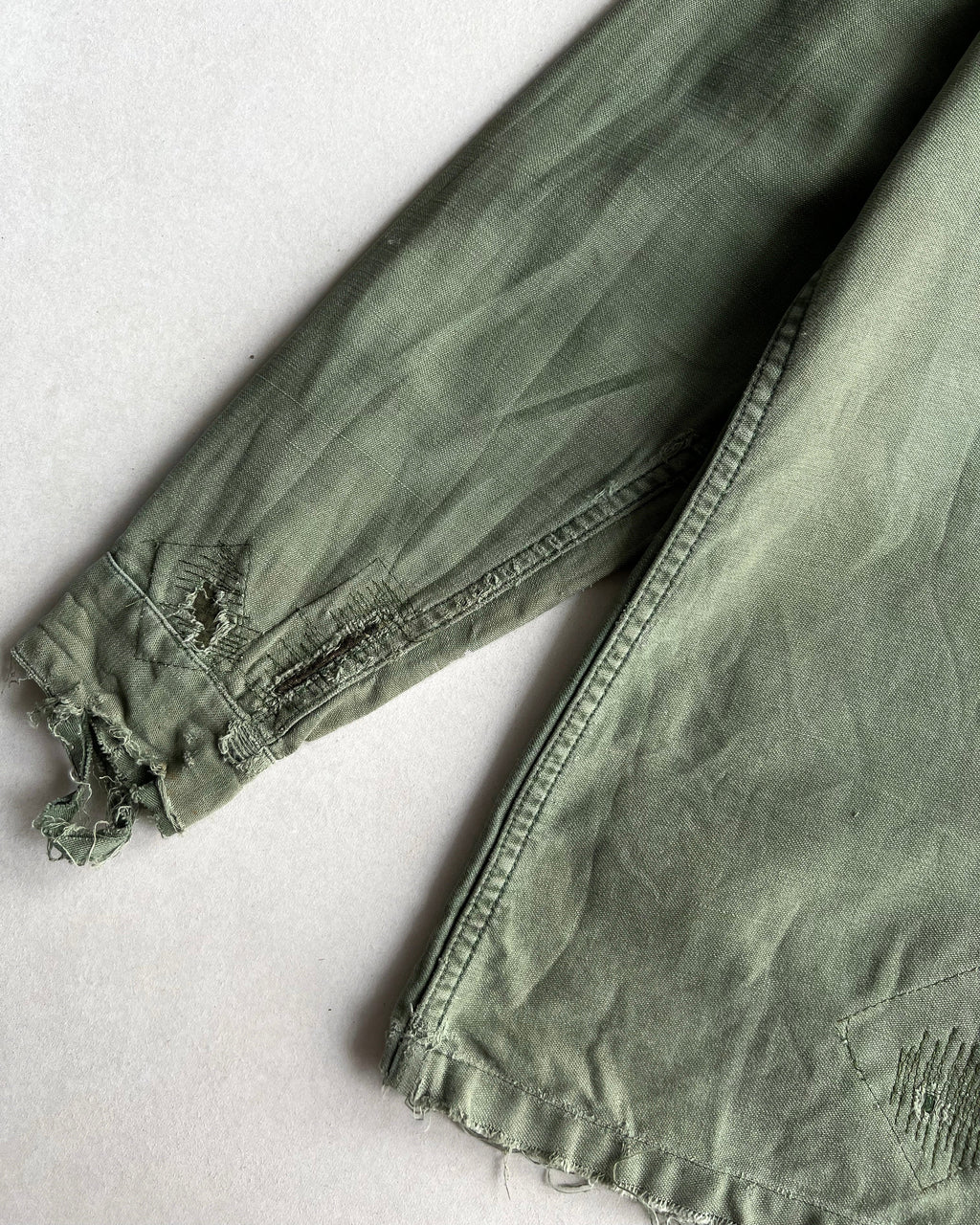 1960S US ARMY OG-107 3RD PATTERN REPAIRED SHIRT (L)