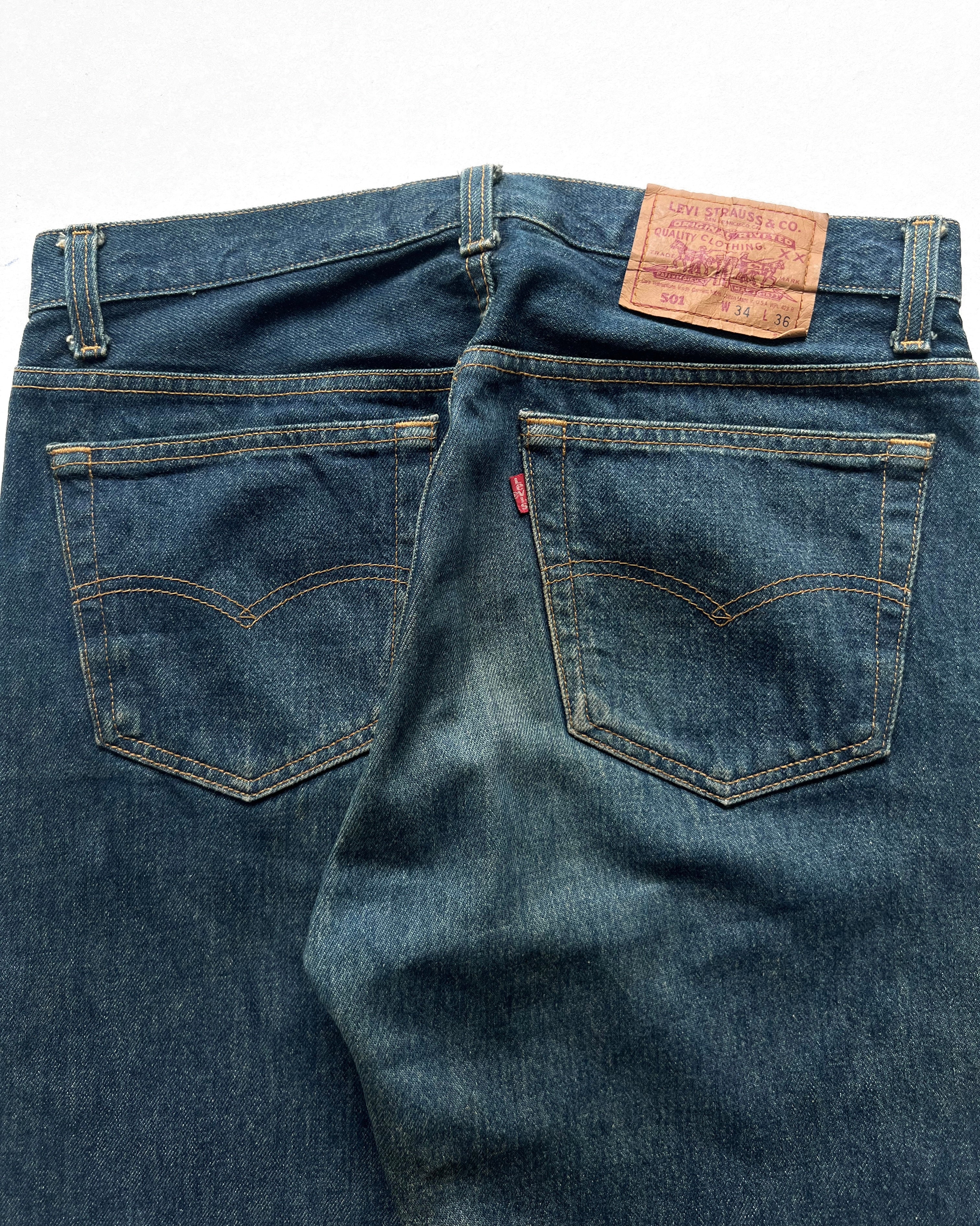 1990S DARK WASHED LEVI'S 501 JEANS (33)