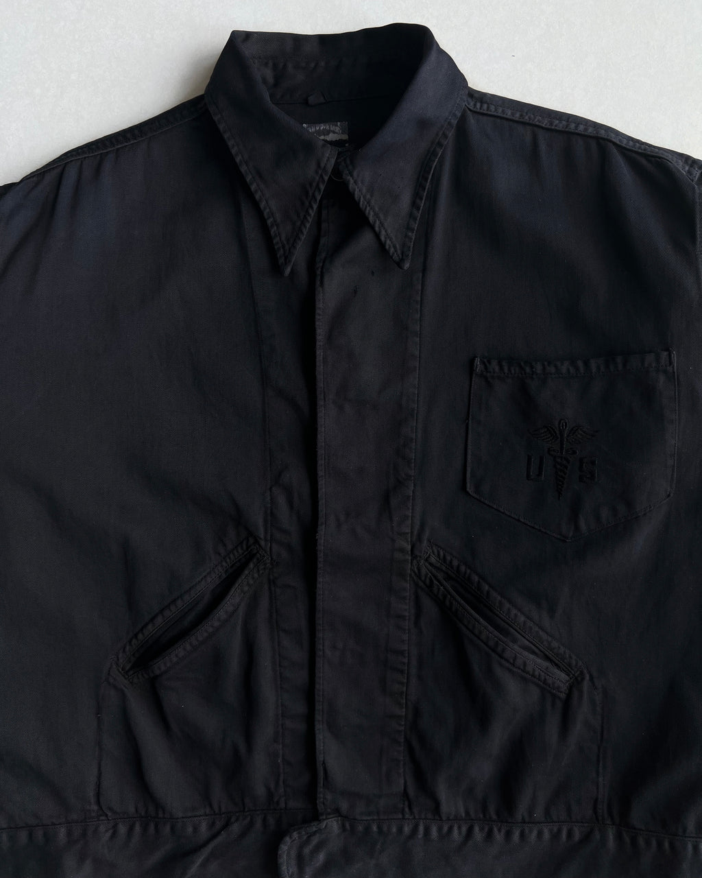 1950S OVERDYED BLACK US MILITARY MEDIC CROPPED JACKET (L)