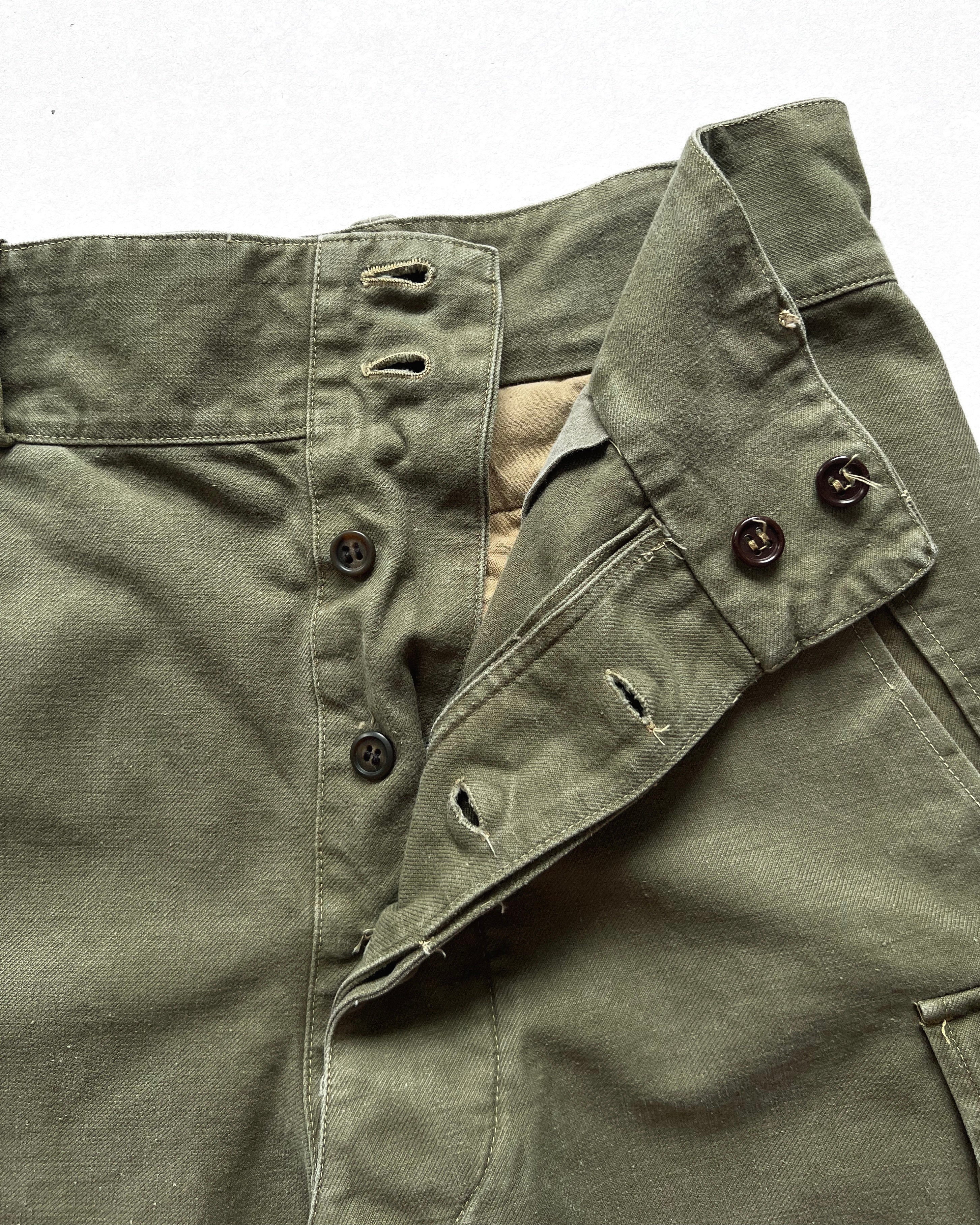 1950S FRENCH ARMY M-47 CUTT-OFF CARGO SHORTS (34)